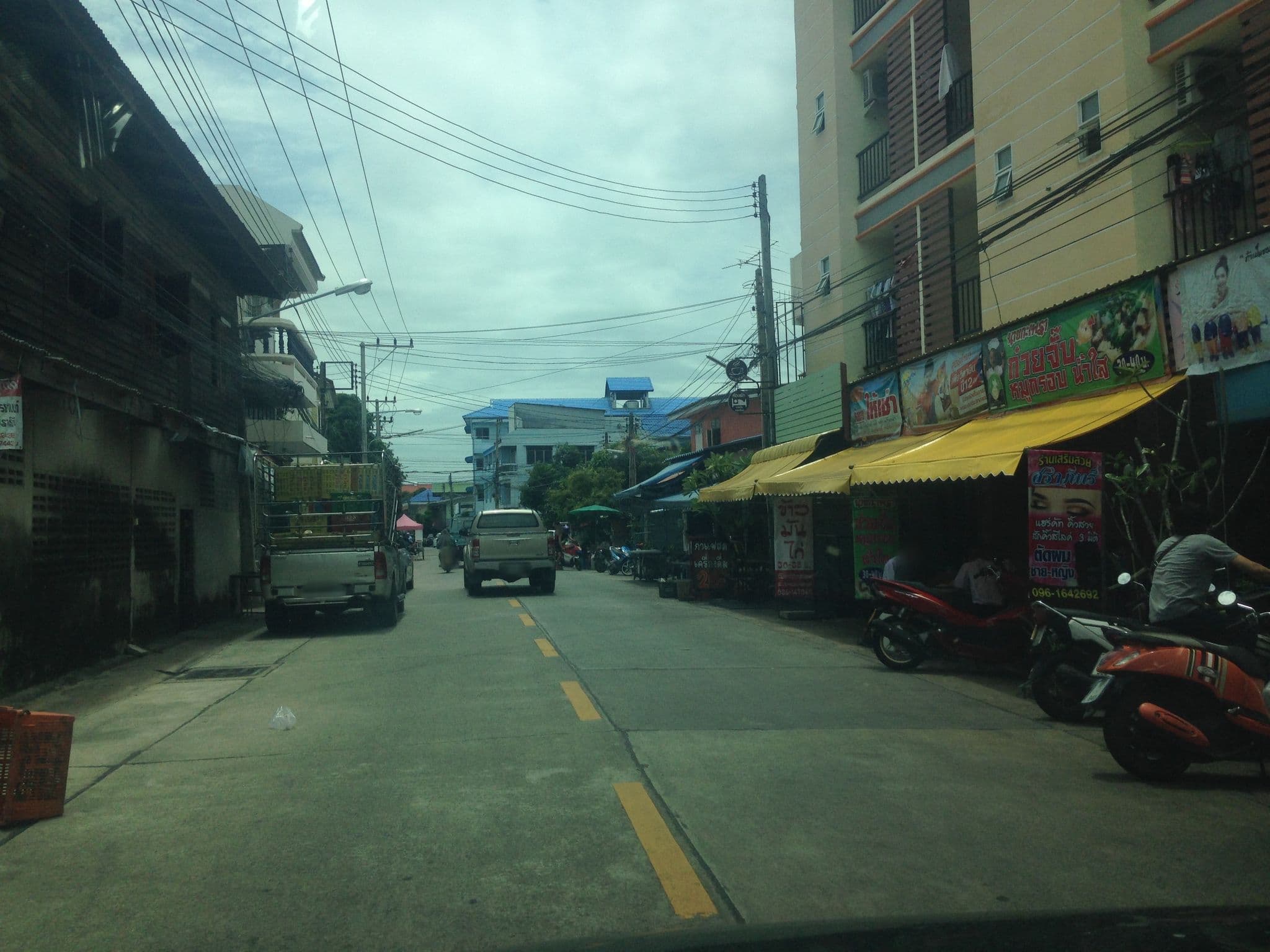 Street view near บางทรายเพลส, Chon Buri — © warawut (CC BY-SA · Mapillary)