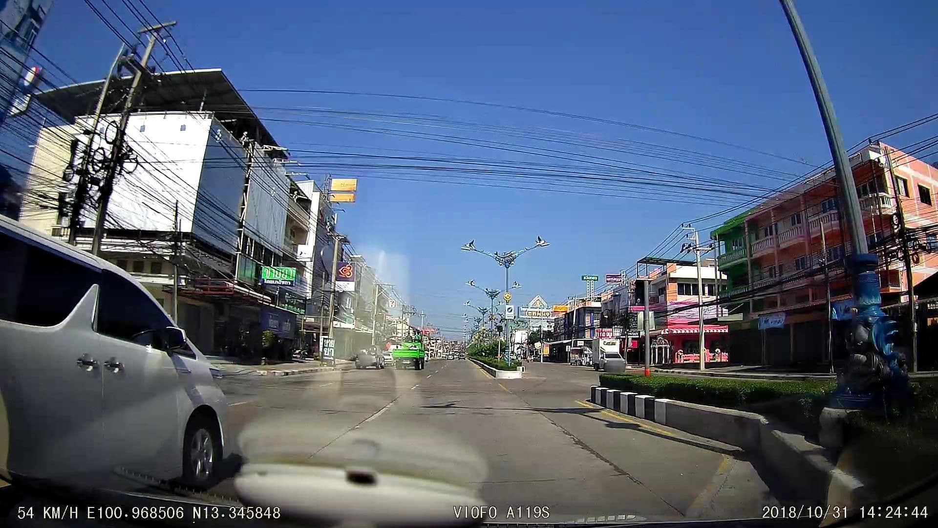 Street view near เค.ซี, Chon Buri — © poramet (CC BY-SA · Mapillary)