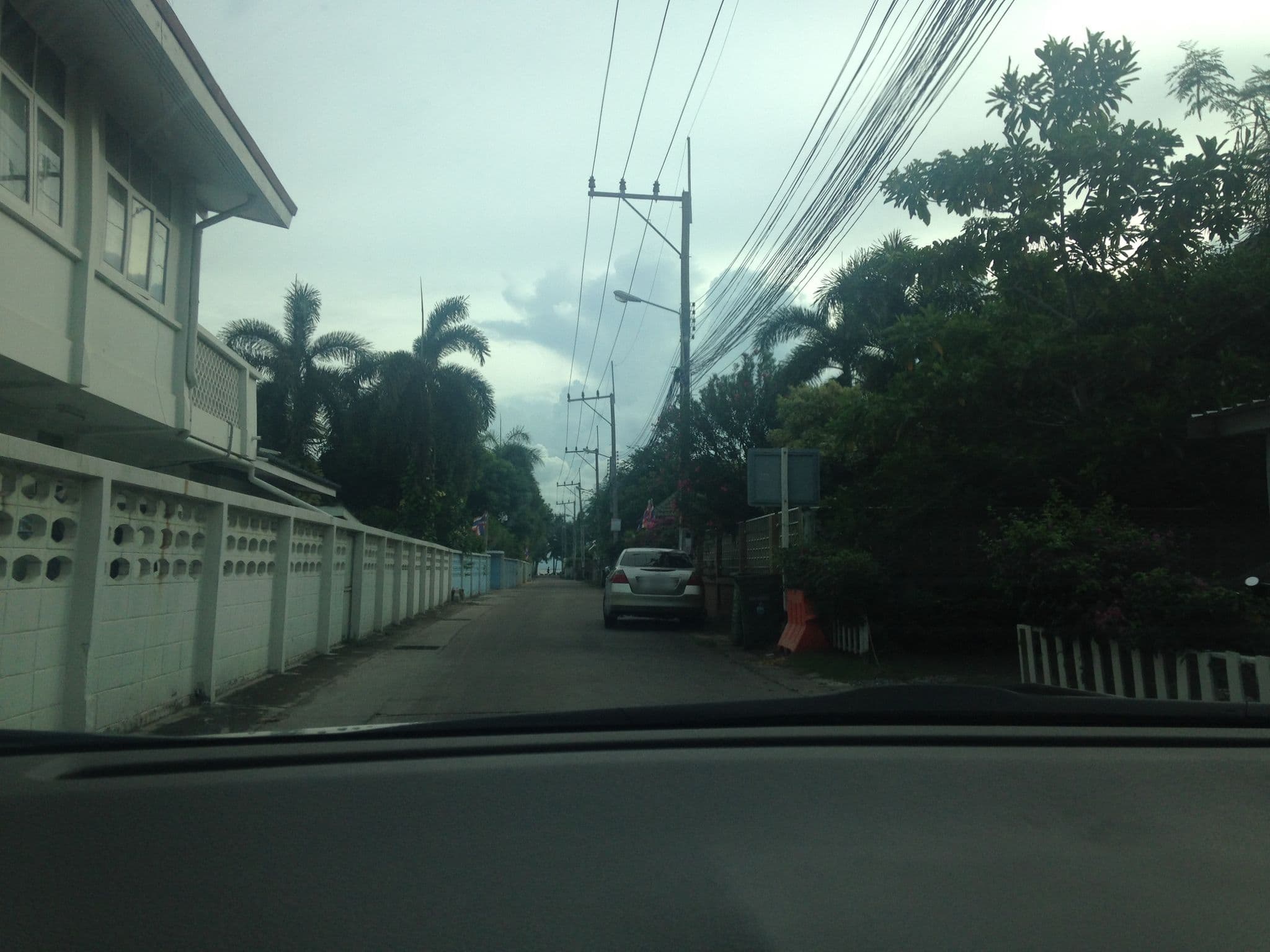 Street view near จรูญเวชม์, Ban Ang Sila — © ratirat (CC BY-SA · Mapillary)
