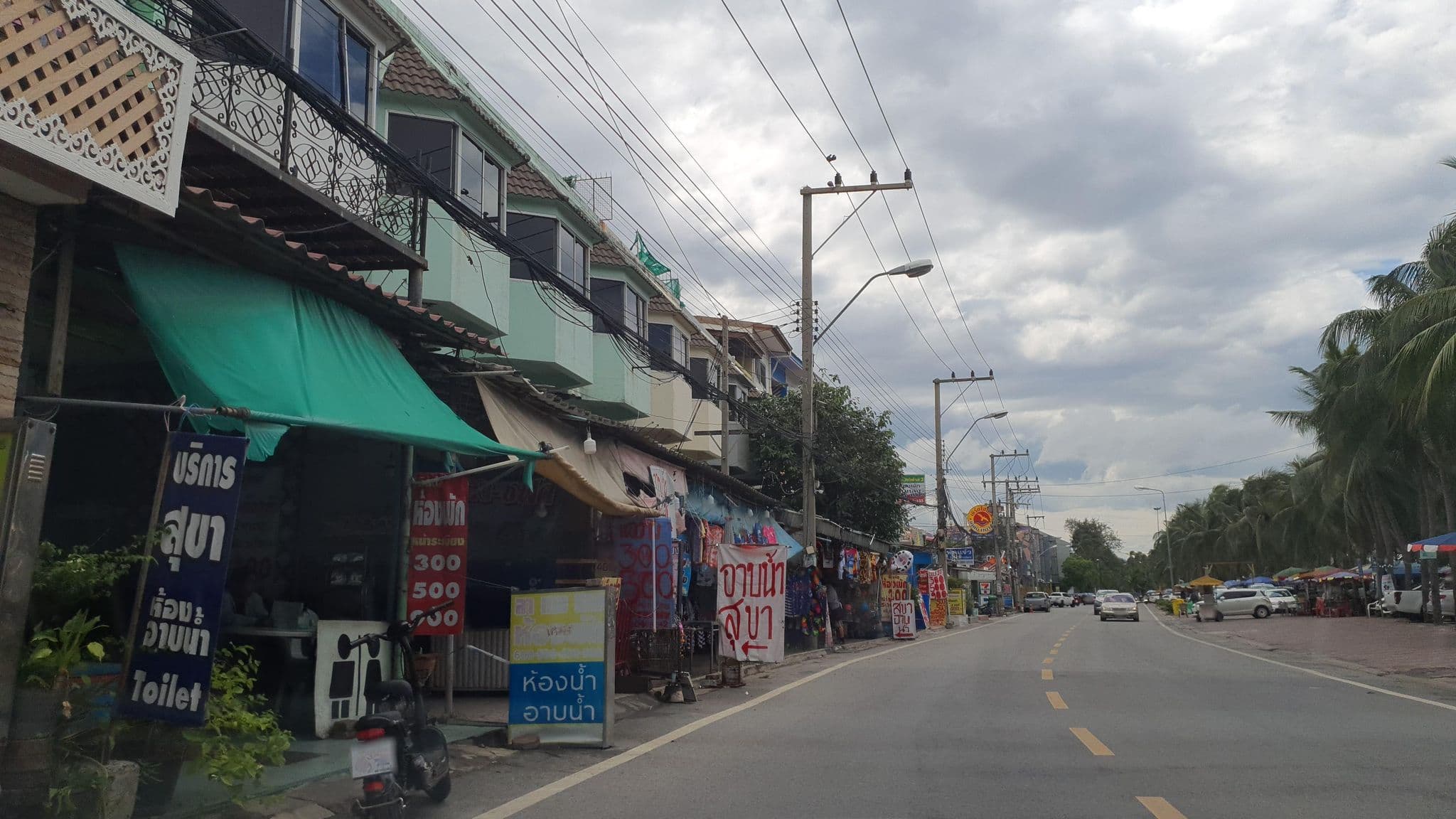 Street view near Diamond Inn, Ban Ang Sila — © jrcarlsen (CC BY-SA · Mapillary)