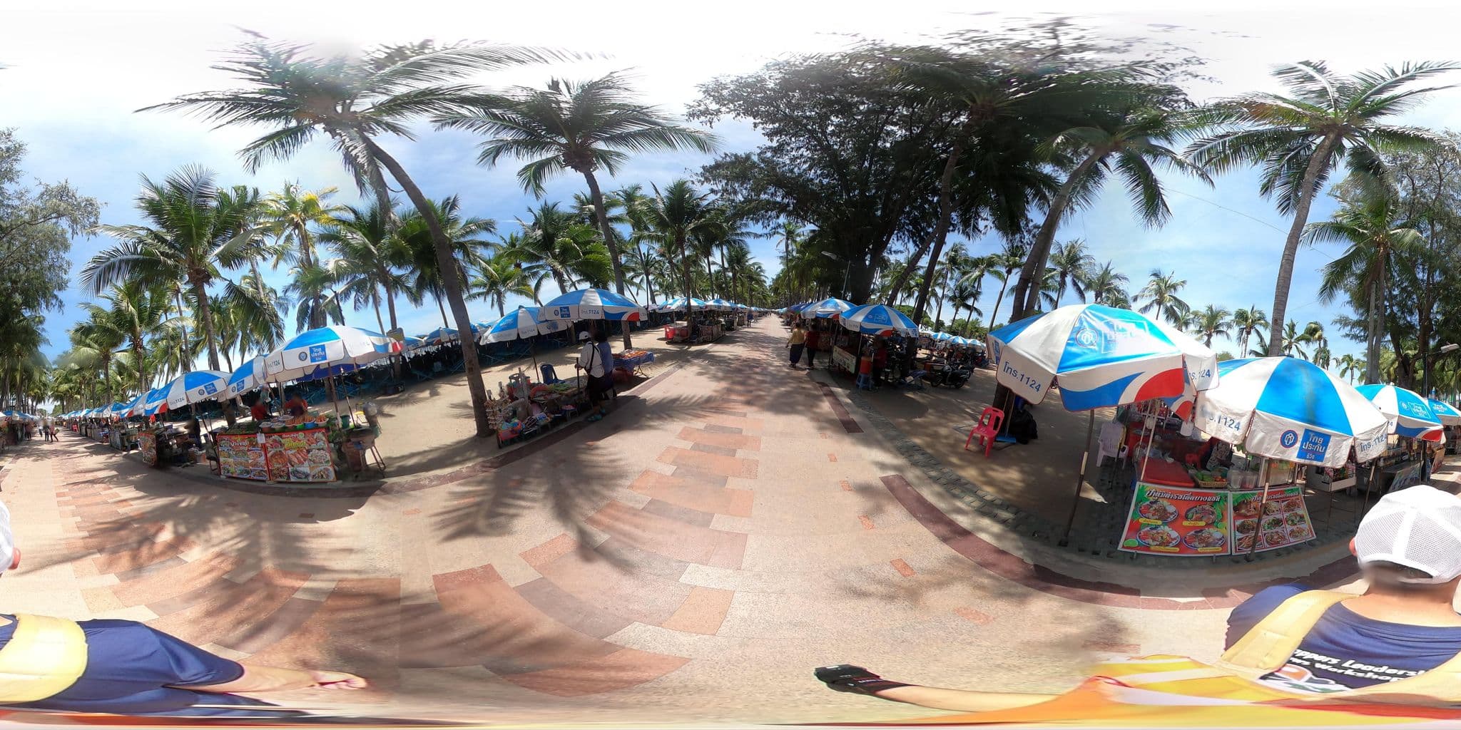Street view near เดอะเซส บางแสน, Ban Ang Sila — © geocruizer (CC BY-SA · Mapillary)