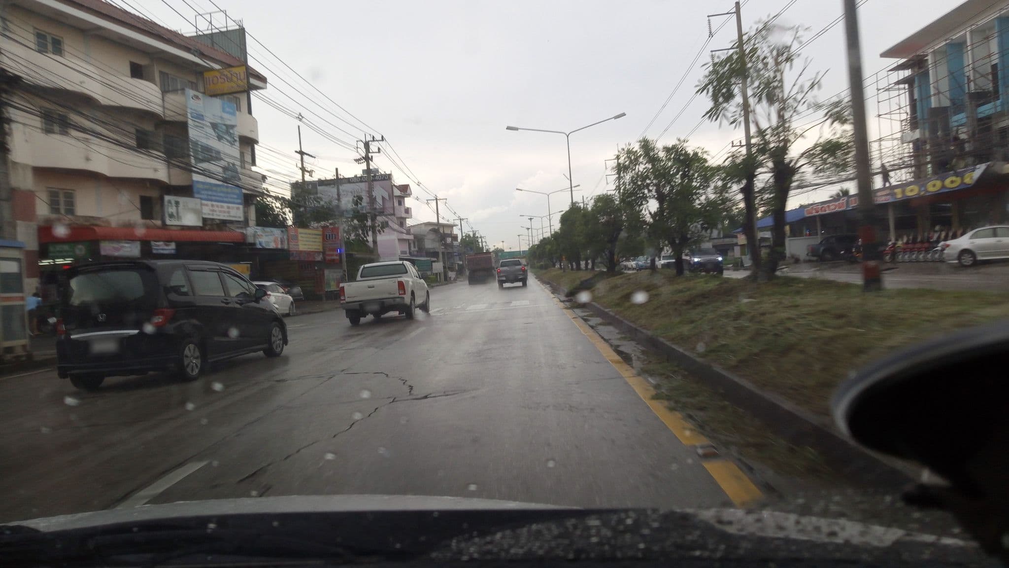 Street view near โรงแรมร้าง, Phan Thong — © myppmy (CC BY-SA · Mapillary)