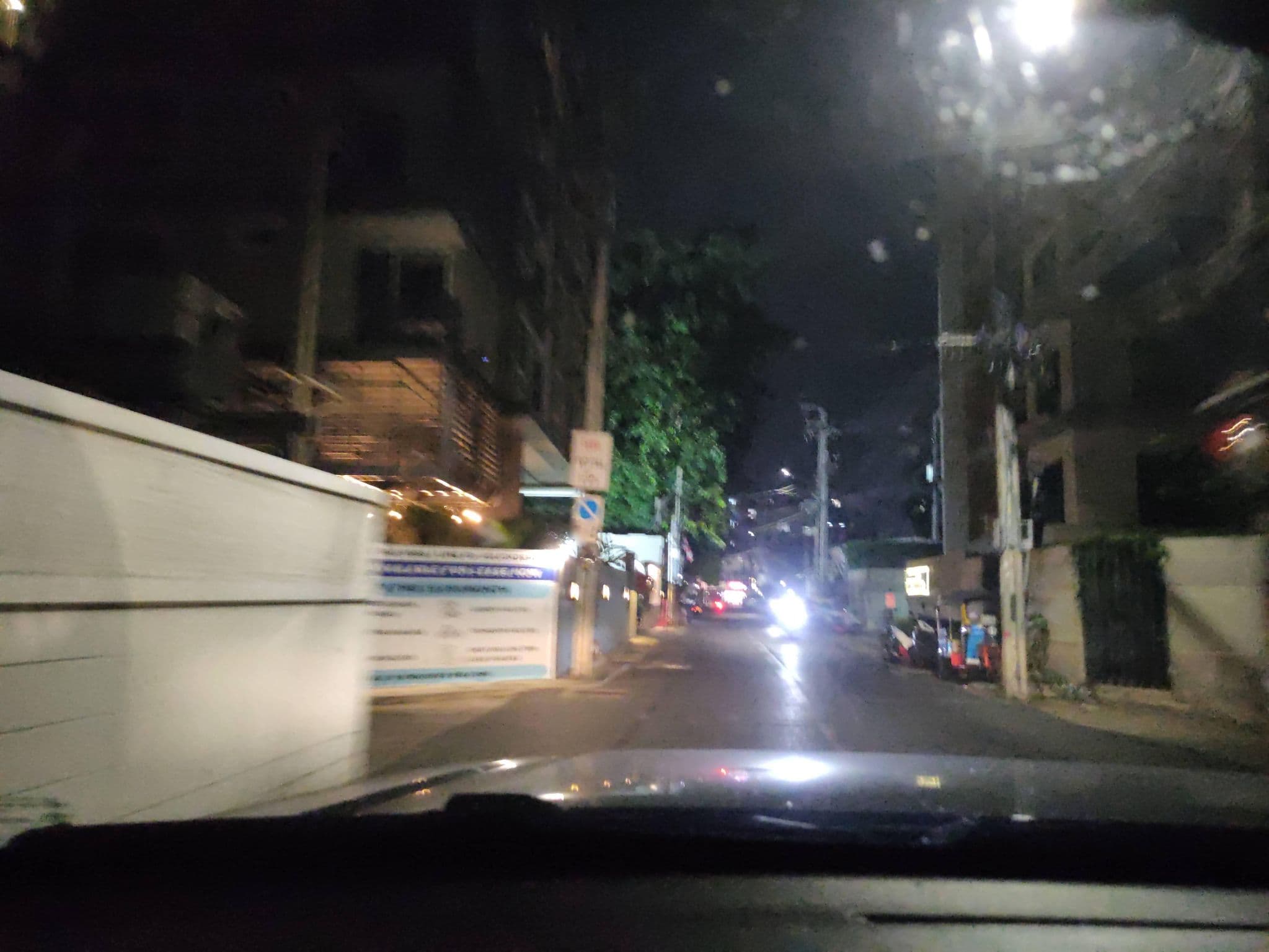 Street view near Park 19, Watthana — © kasetitkml_pipitchai (CC BY-SA · Mapillary)
