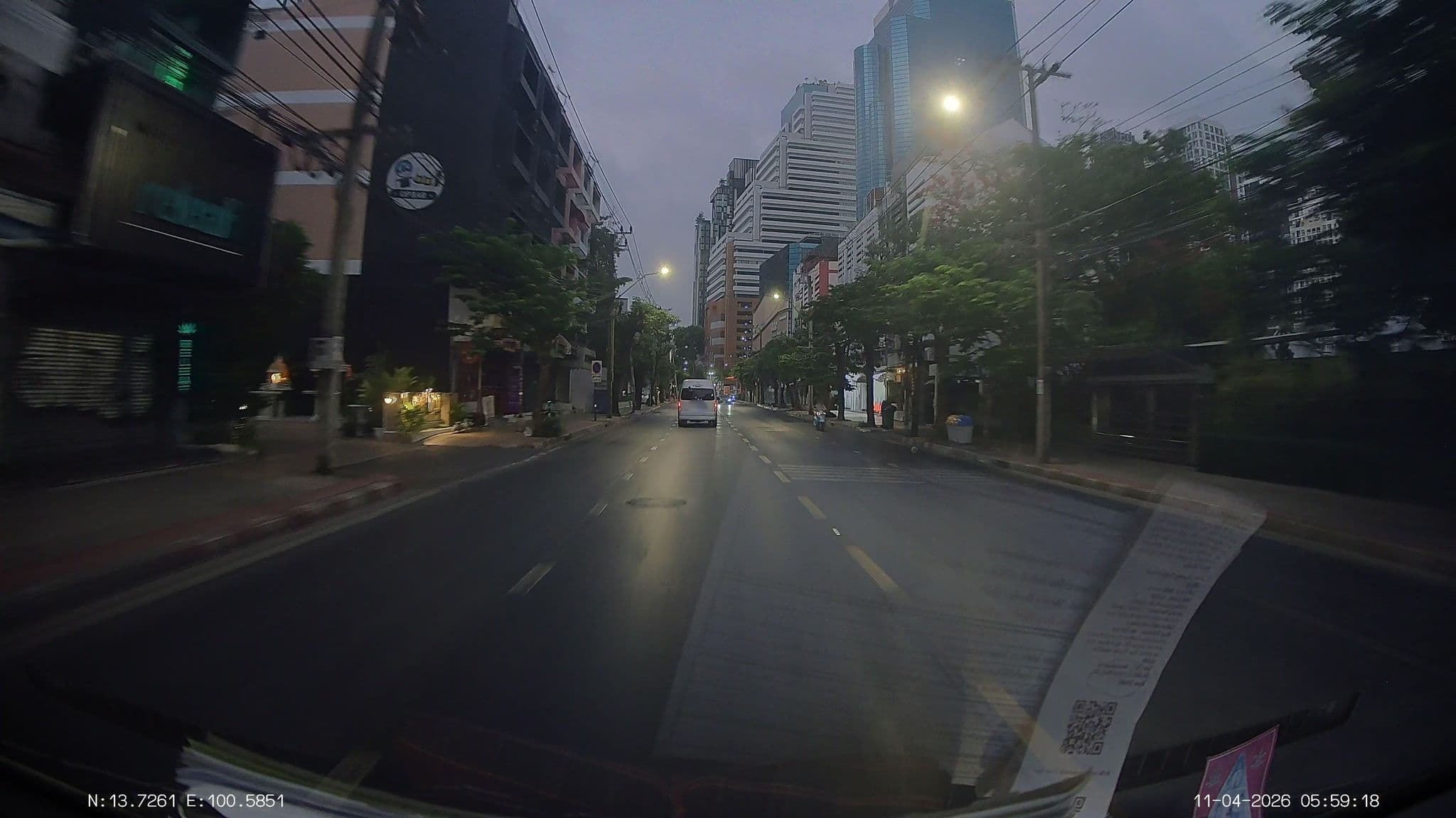 Street view near 72 Ekamai Hotel living, Watthana — © ThailandCambodia (CC BY-SA · Mapillary)