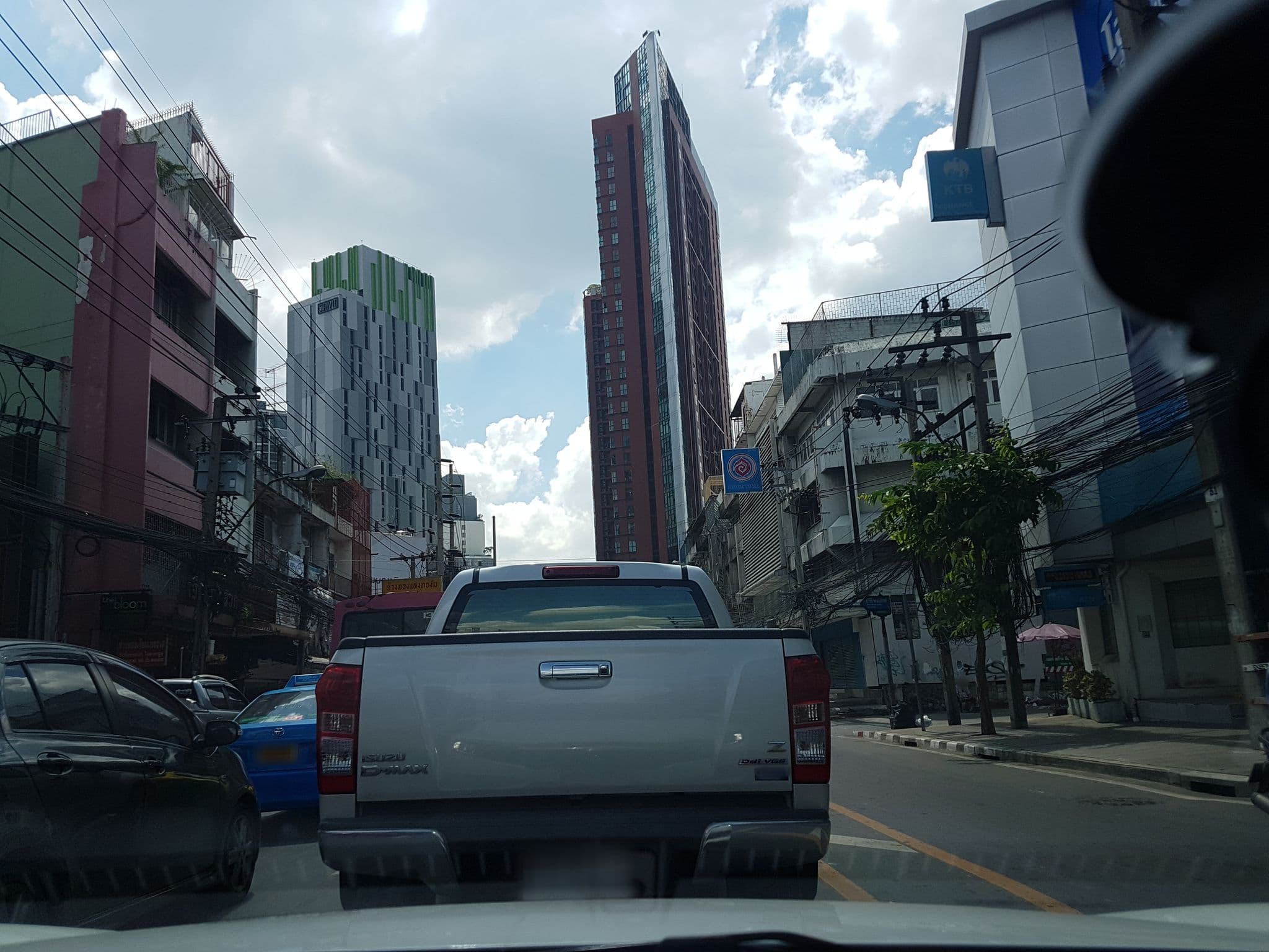 Street view near Beat Hotel @ Sky Walk Condominium Sukhumvit, Khlong Toei — © jetman11 (CC BY-SA · Mapillary)