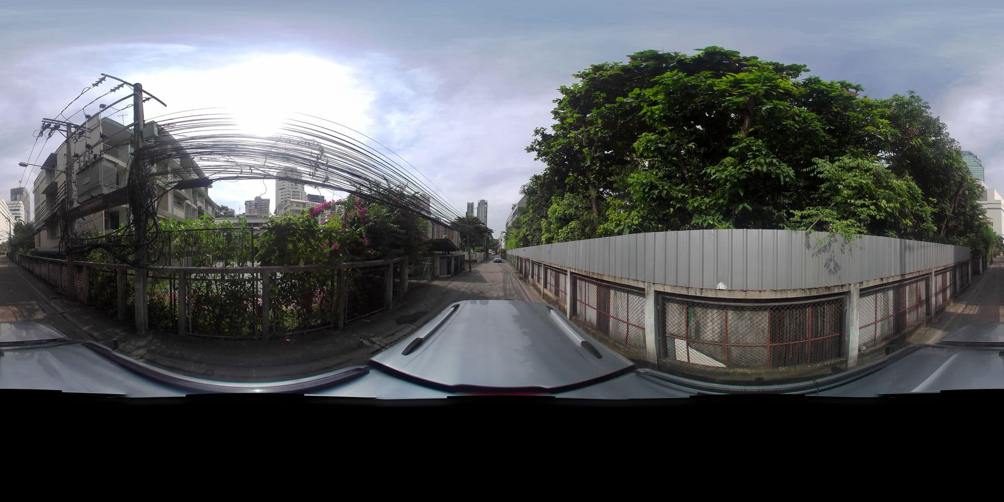 Street view near poolside @ tippy court, Watthana — © tritaporn (CC BY-SA · Mapillary)