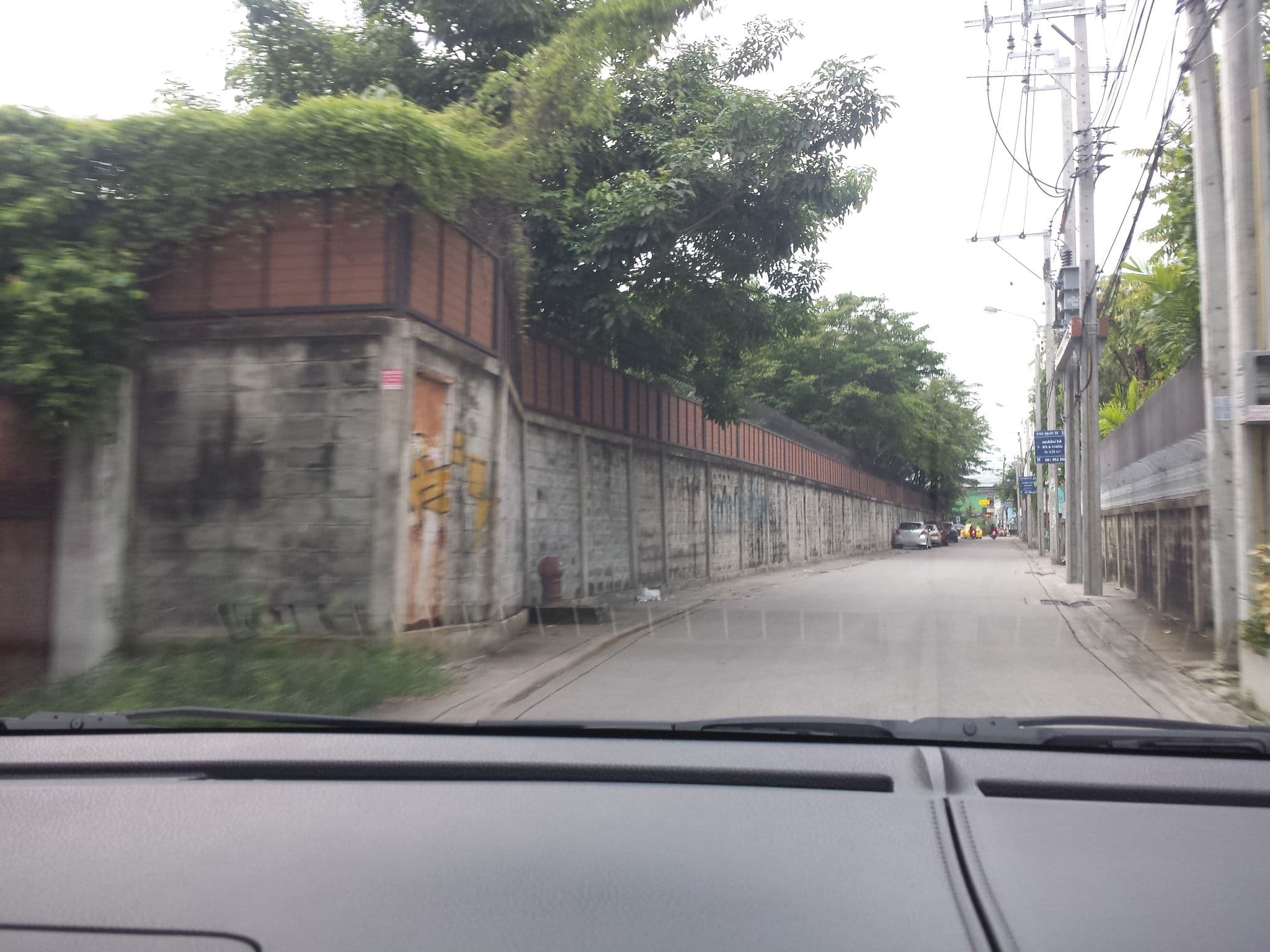 Street view near kokotel sukhumvit50, Phra Khanong — © sterylmreep (CC BY-SA · Mapillary)