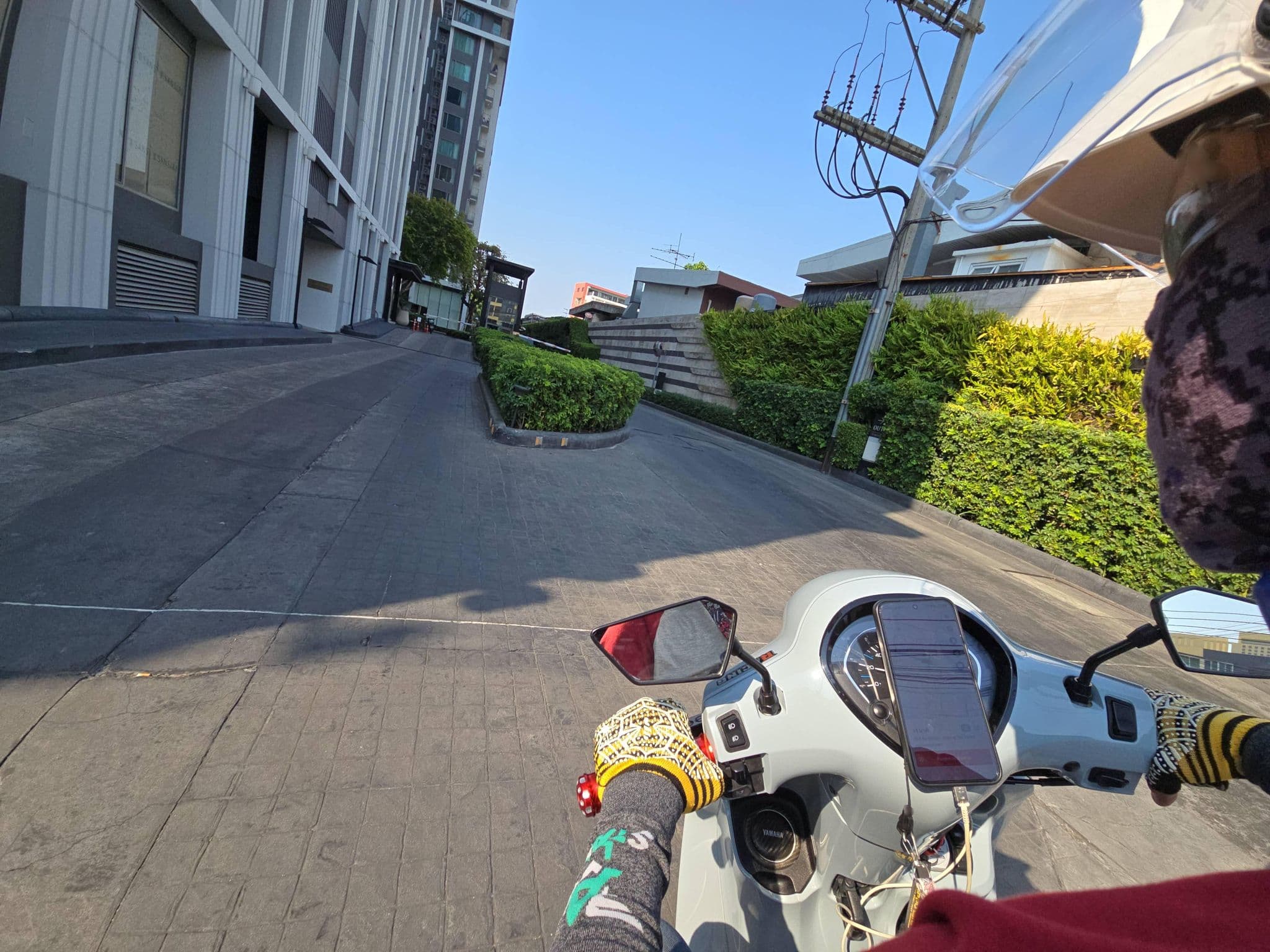 Street view near Hollywood Motel, Watthana — © Poolert (CC BY-SA · Mapillary)