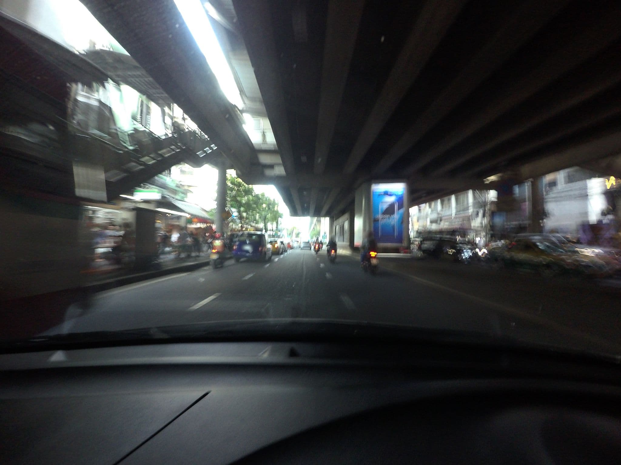 Street view near Inn Bed Hostel, Watthana — © mishari (CC BY-SA · Mapillary)