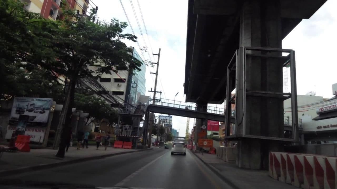 Street view near The Patra hotel, Ban Khlong Sakae — © toffy (CC BY-SA · Mapillary)
