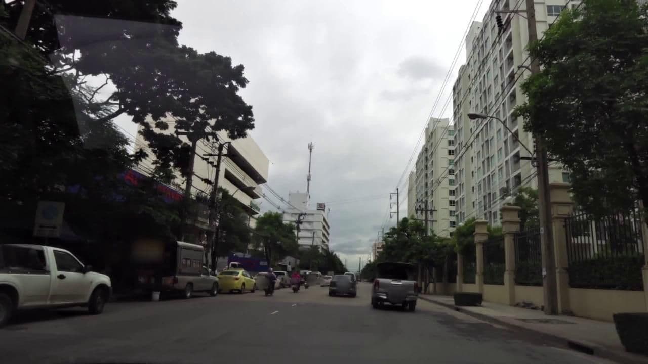 Street view near Khao Talaypu Holistic Health Farm, Huai Khwang — © toffy (CC BY-SA · Mapillary)