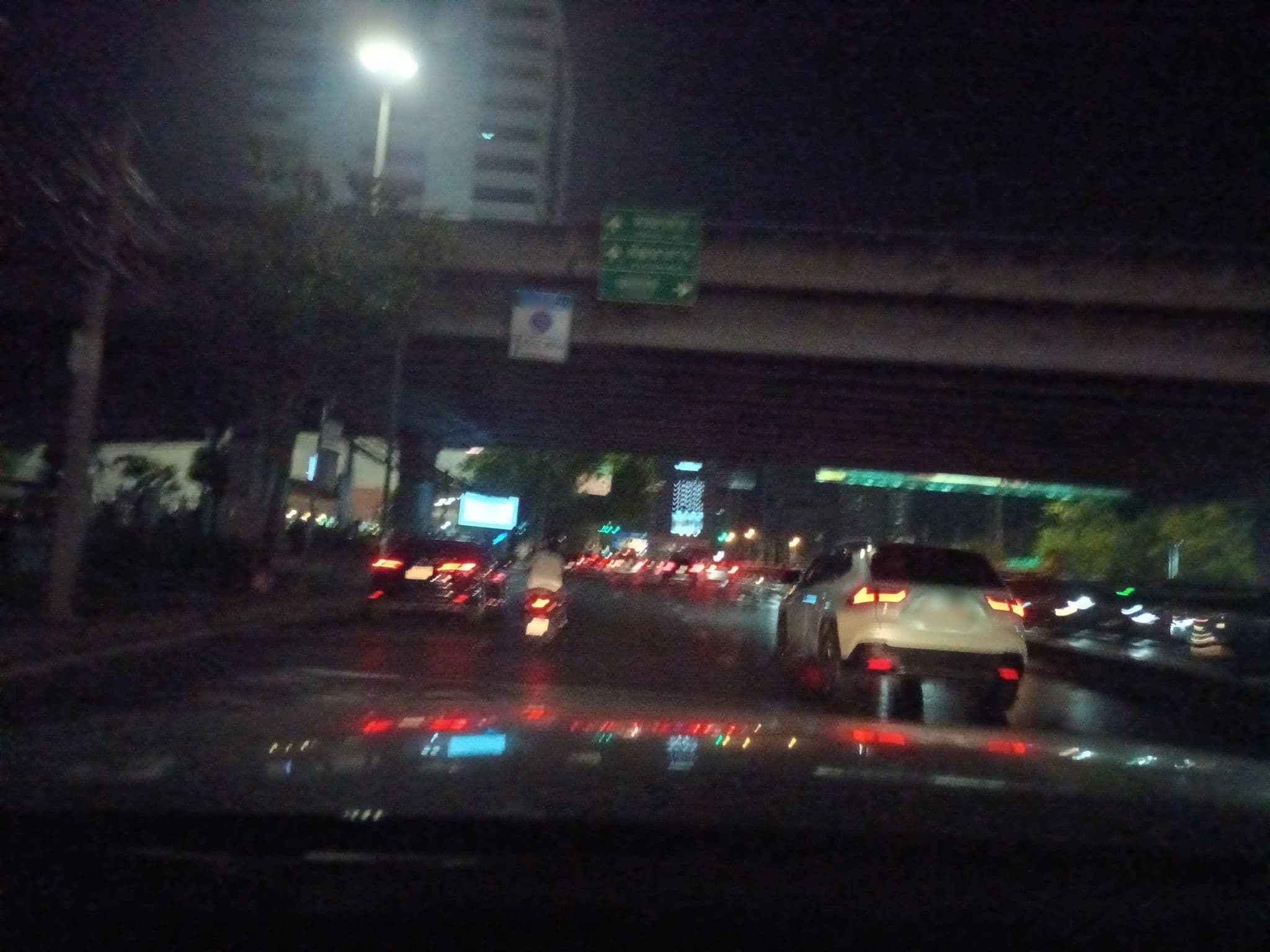 Street view near The Green Bells, Watthana — © kasetitkml_pipitchai (CC BY-SA · Mapillary)
