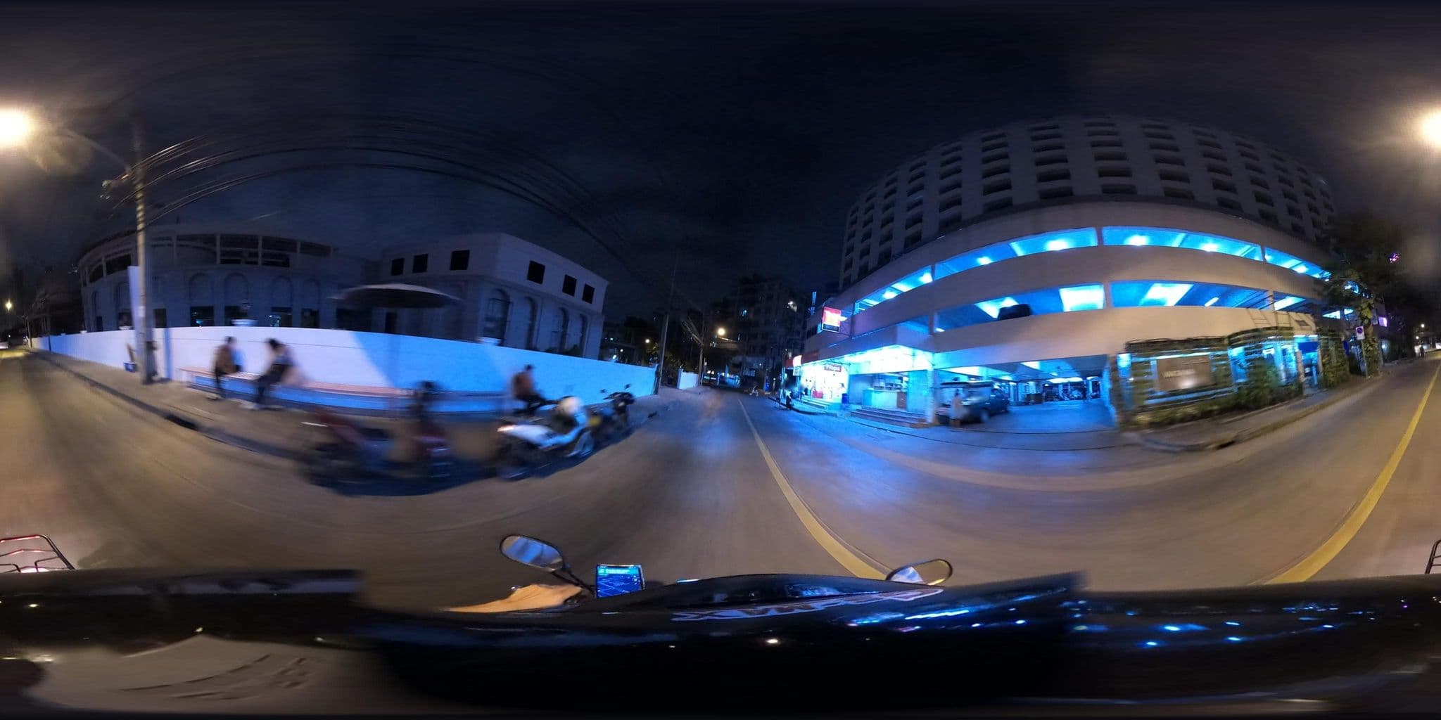 Street view near @wattana Hotel, Din Daeng — © NatchaponJ (CC BY-SA · Mapillary)
