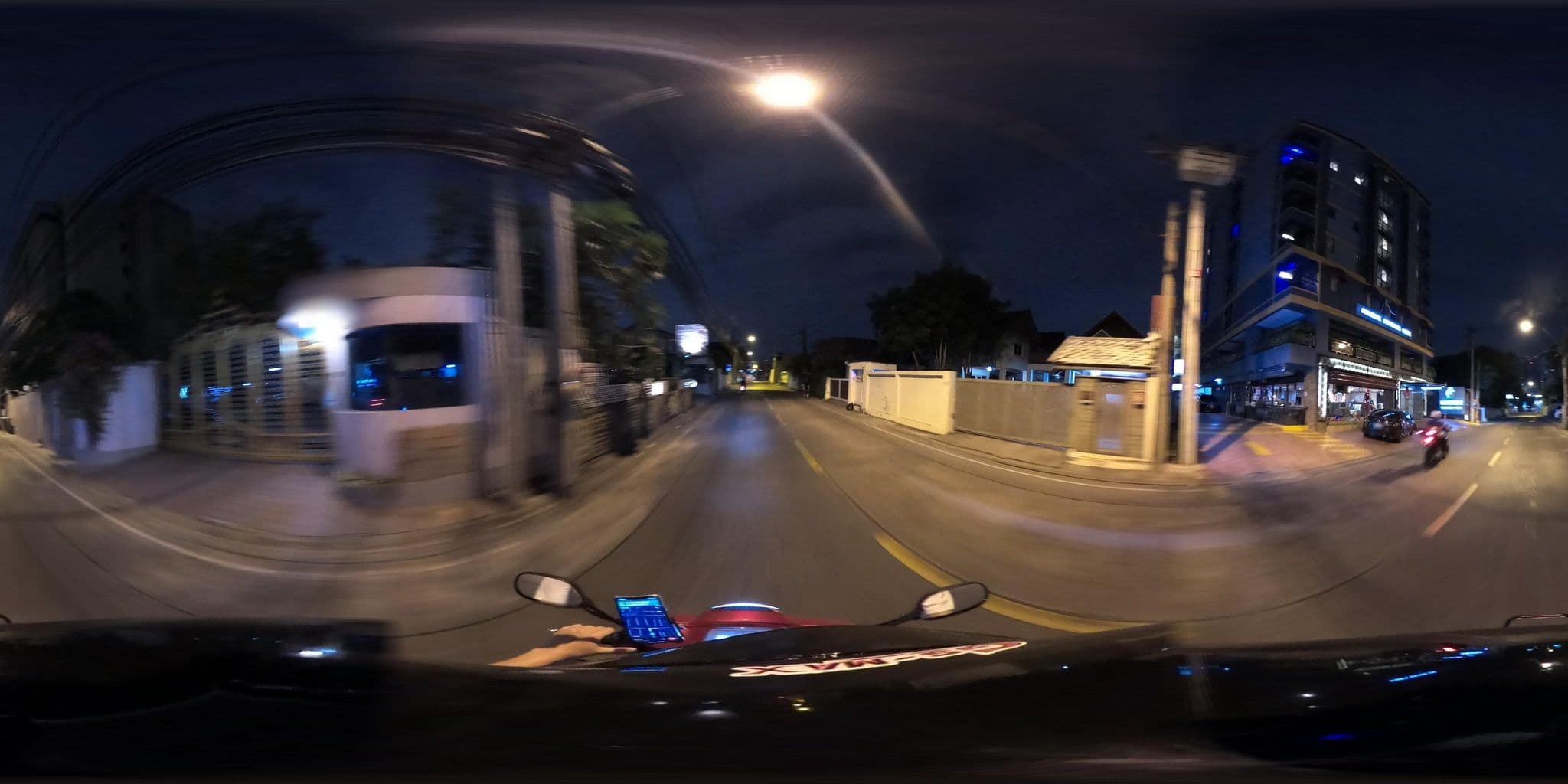 Street view near Kittipop Mansion, Din Daeng — © NatchaponJ (CC BY-SA · Mapillary)