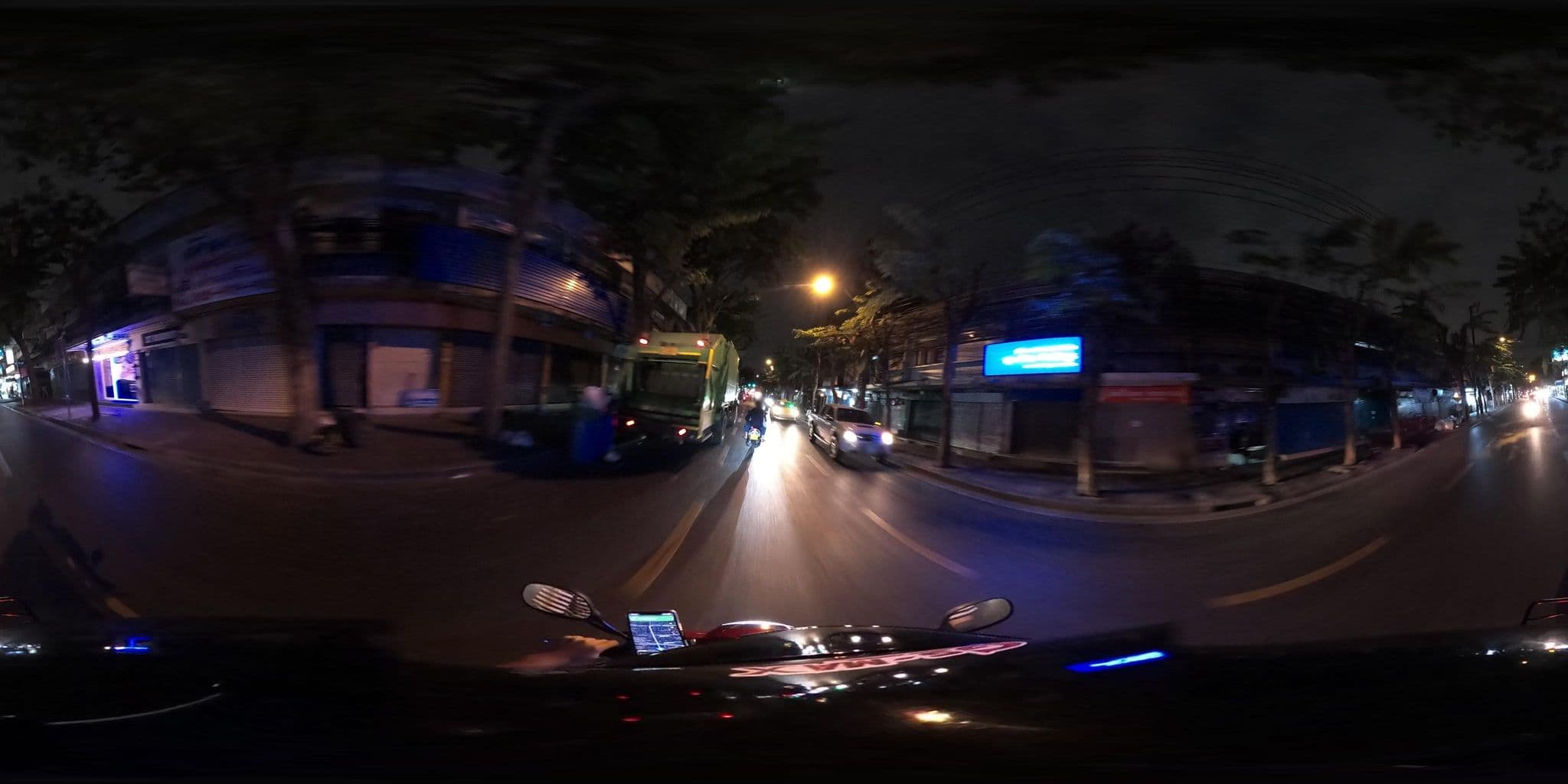 Street view near 8福乐地青年旅社, Din Daeng — © NatchaponJ (CC BY-SA · Mapillary)