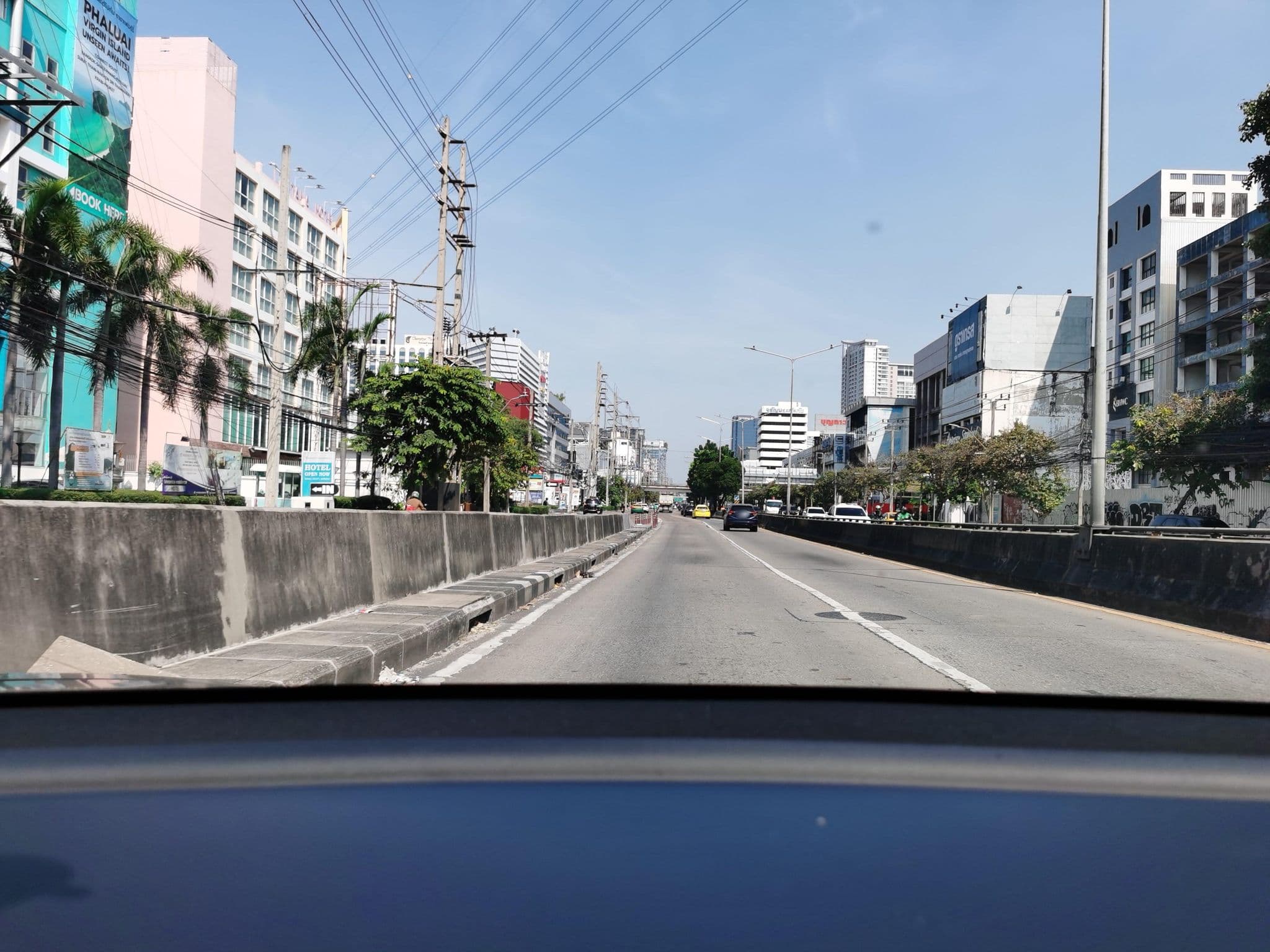 Street view near โรงแรมเวโรนิกา เรสซิเด้นท์, Din Daeng — © lin_wang (CC BY-SA · Mapillary)
