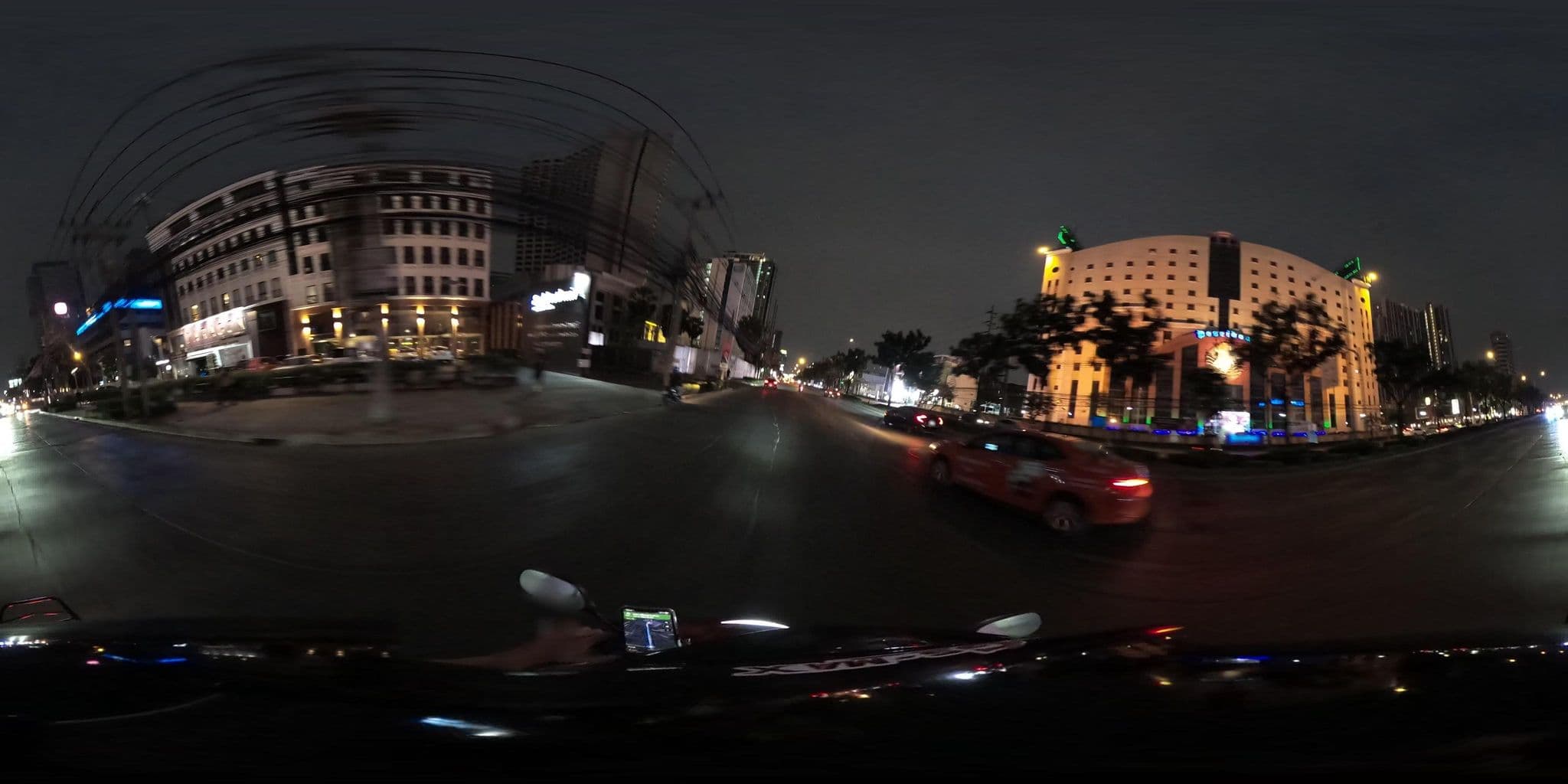 Street view near Hilton Rachada Construction, Din Daeng — © NatchaponJ (CC BY-SA · Mapillary)