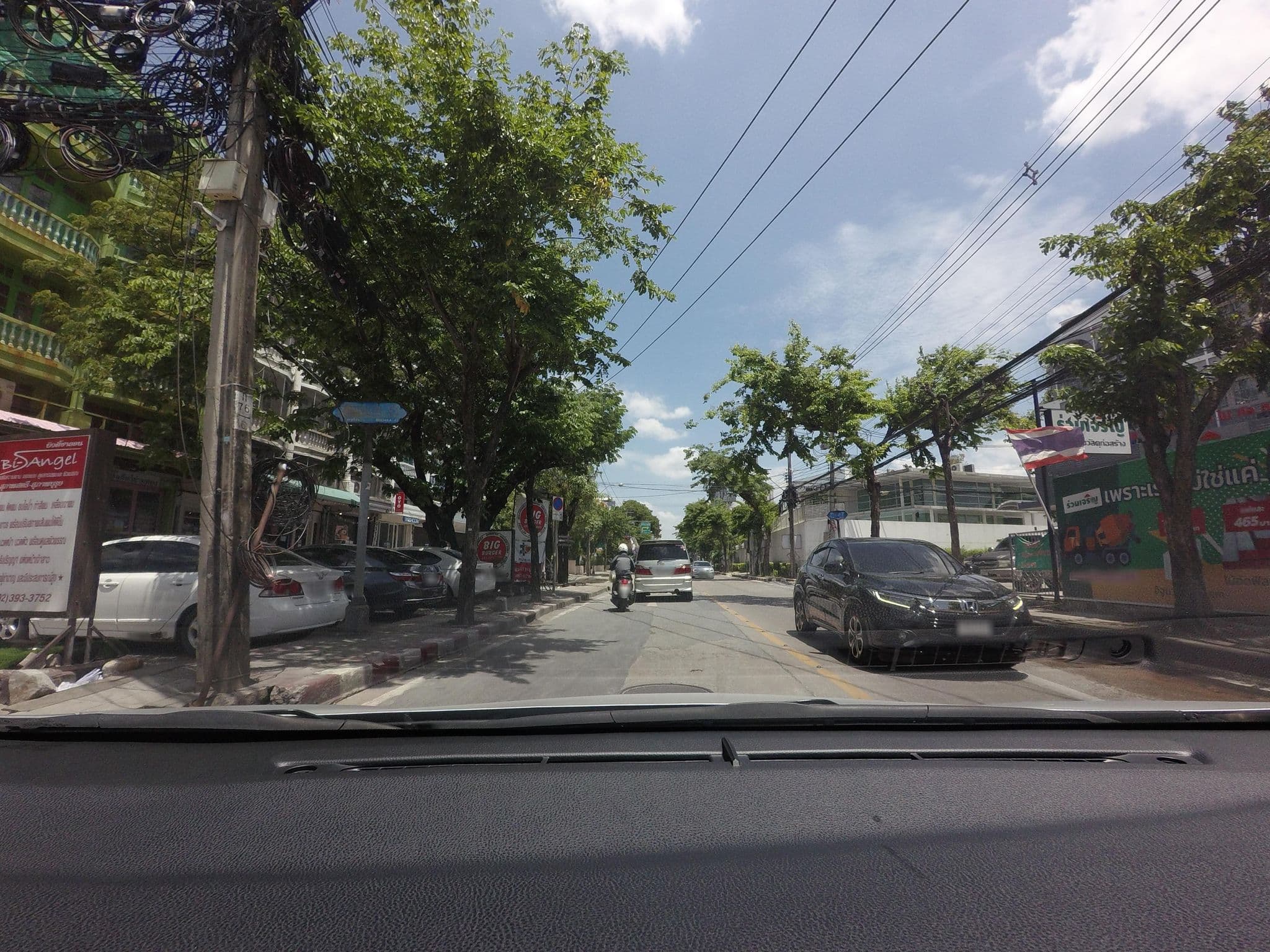 Street view near Hawthorne House, Bang Na — © mishari (CC BY-SA · Mapillary)