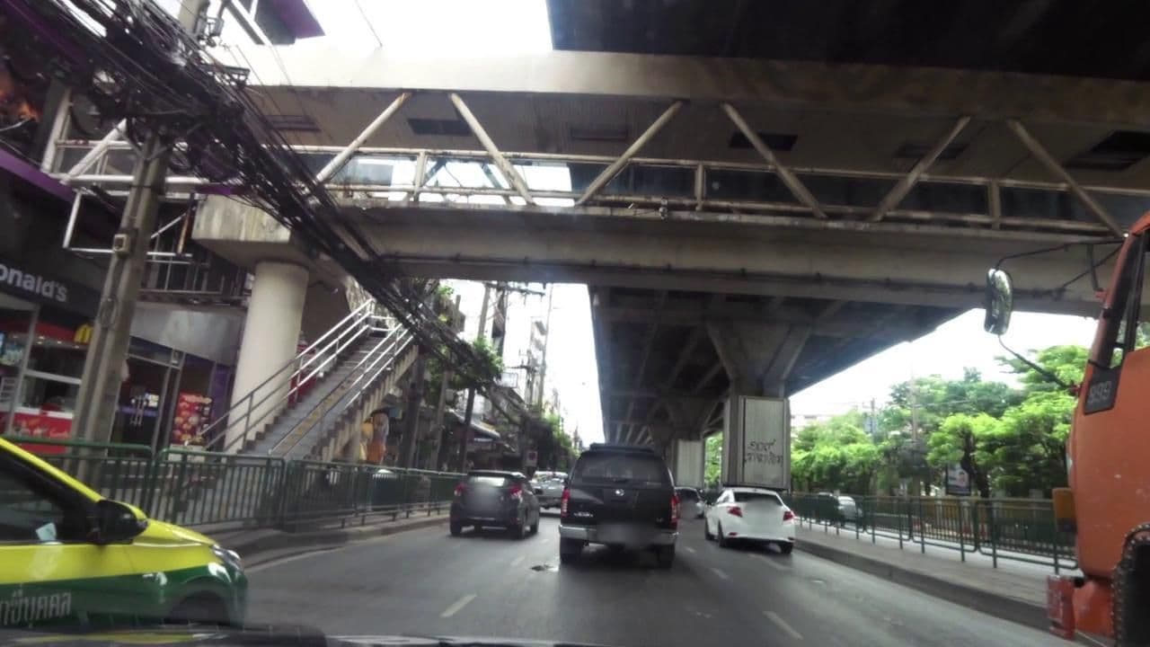 Street view near ห้างหุ้นส่วนจำกัด รุ่งศิริ, Ban Khlong Sakae — © toffy (CC BY-SA · Mapillary)
