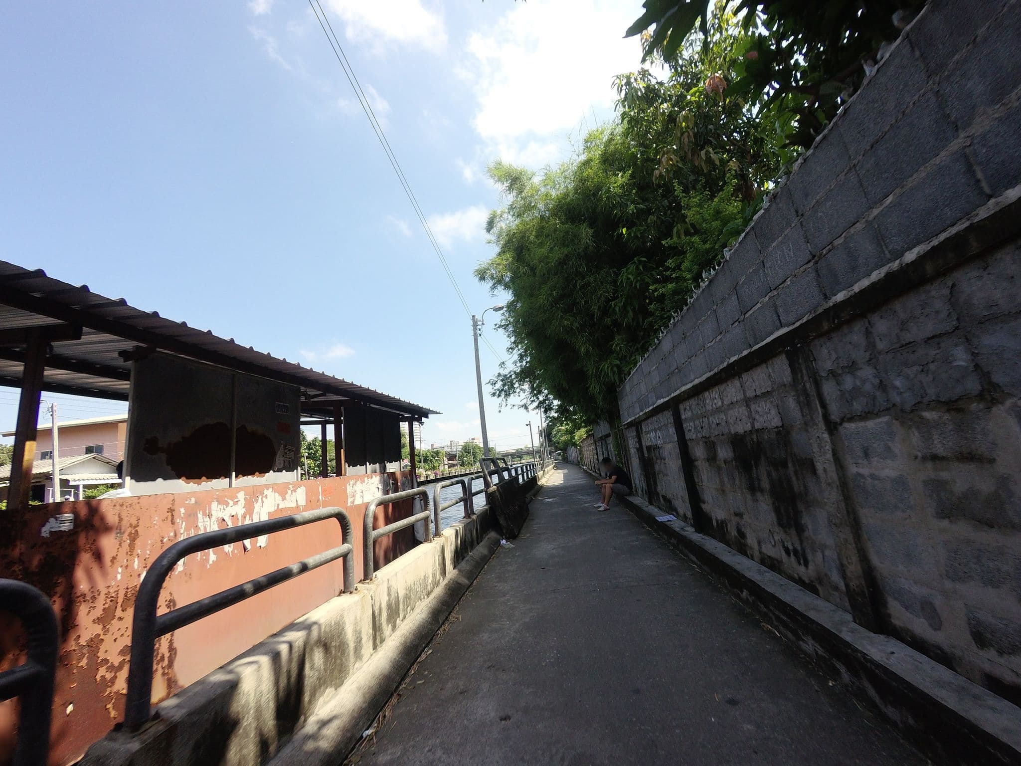 Street view near Hotel Dinasti 14th floor, Wang Thonglang — © mishari (CC BY-SA · Mapillary)