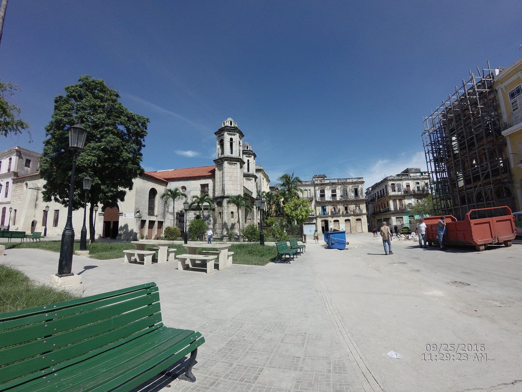 Street view near Appart, La Habana Vieja