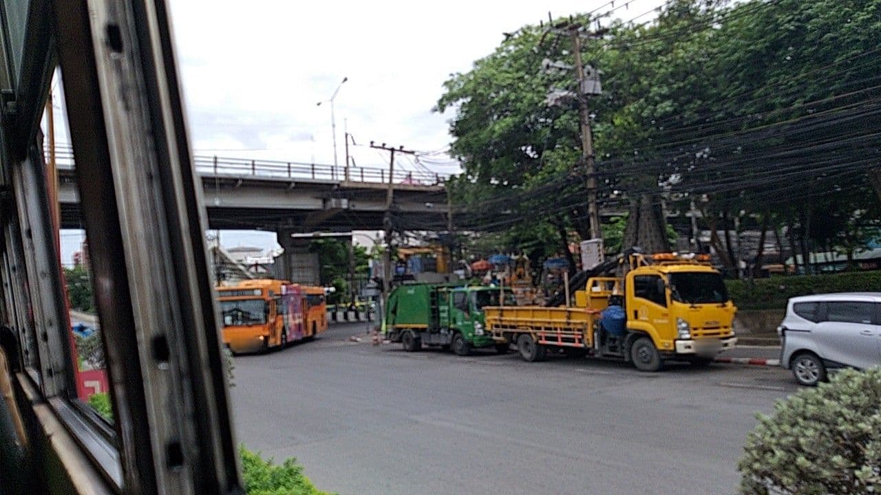 Street view near อาหารตามสั่ง ข้างปีปอินน์, Bang Kapi — © ozflor (CC BY-SA · Mapillary)