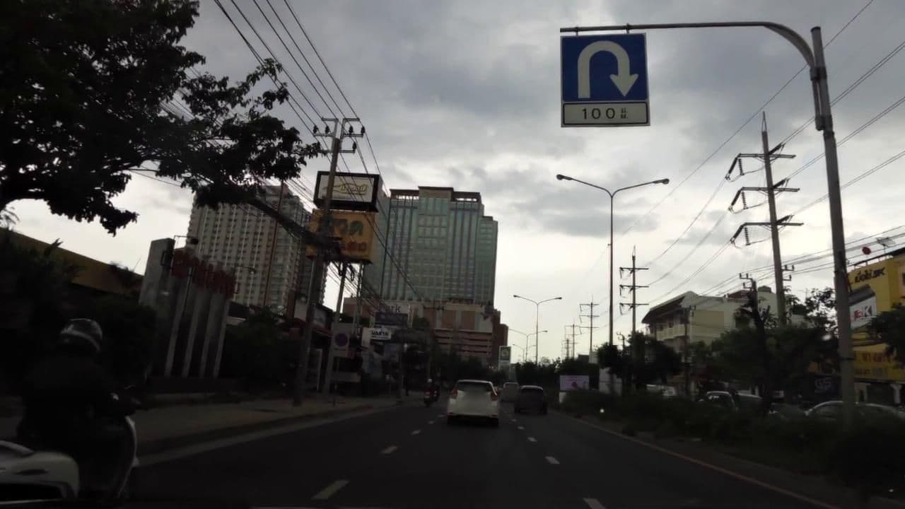 Street view near Swimming pool @ SWD Court, Huamak — © toffy (CC BY-SA · Mapillary)