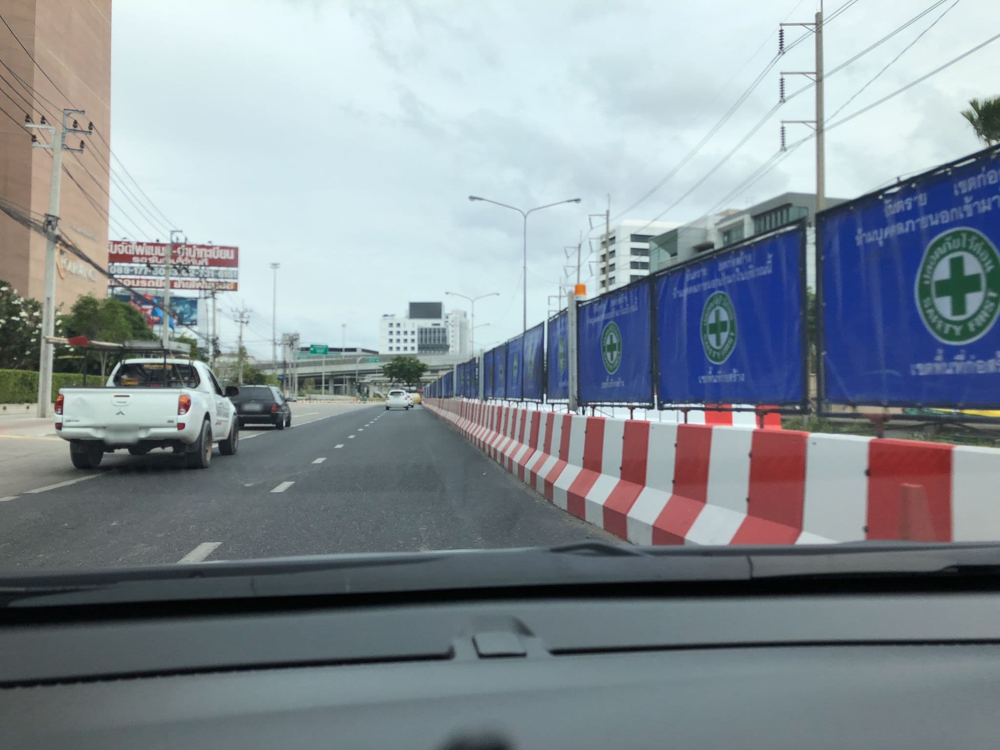 Street view near Conference B, Huamak — © krittimanu (CC BY-SA · Mapillary)