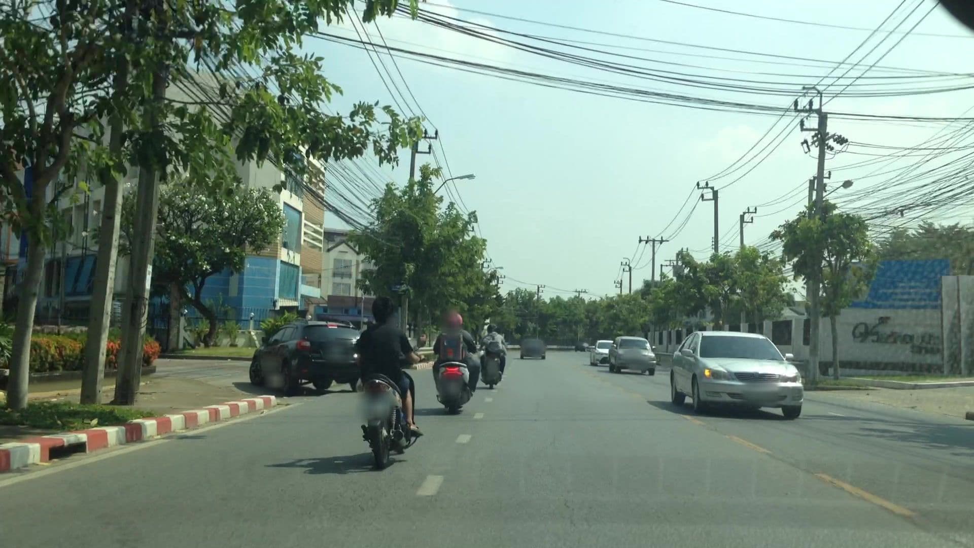Street view near Green Terrace Resort & Spa, Anusawari — © lvl5 (CC BY-SA · Mapillary)