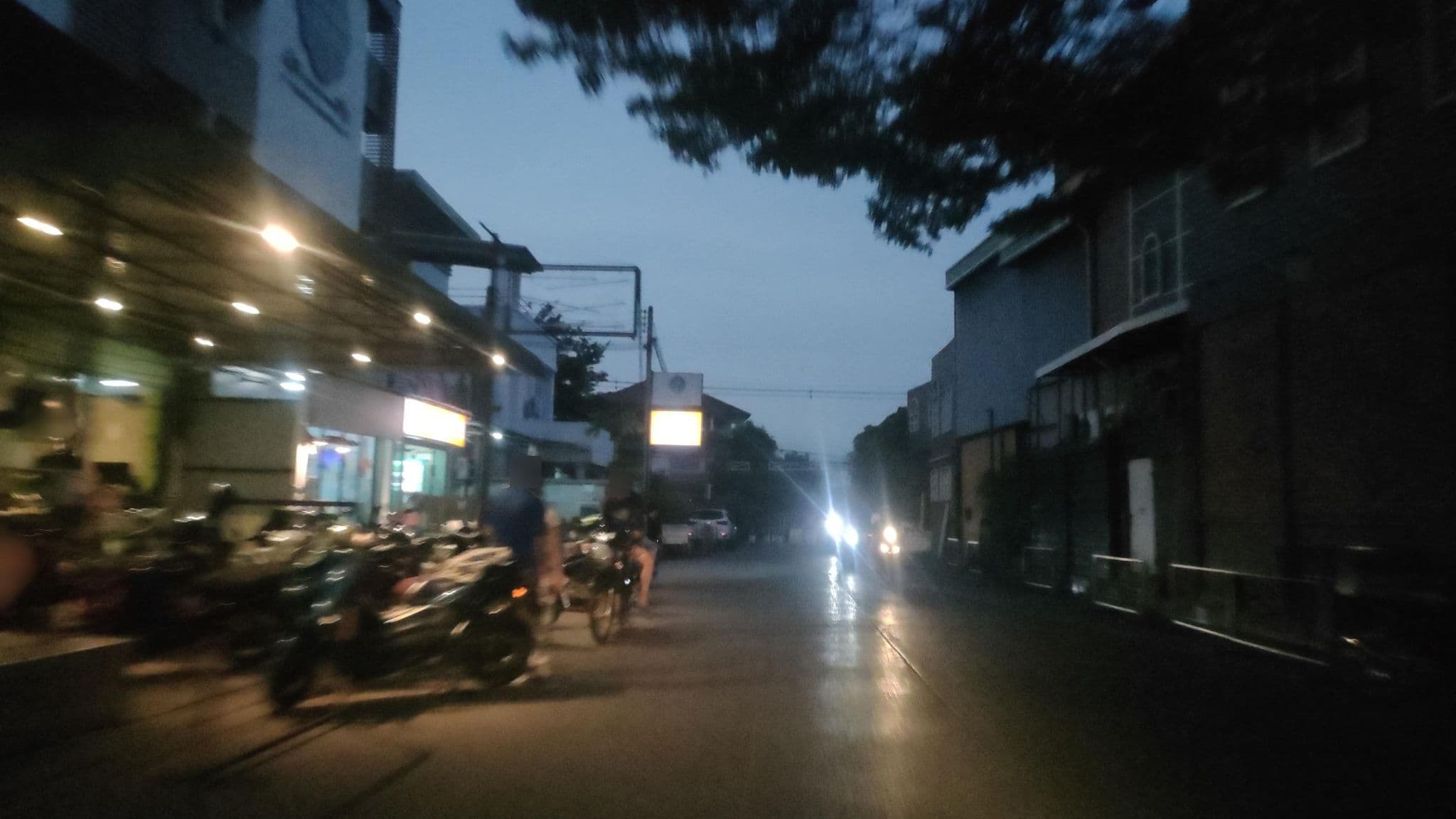 Street view near Swimming Pool, Ban Bang Kadi — © koki2529 (CC BY-SA · Mapillary)