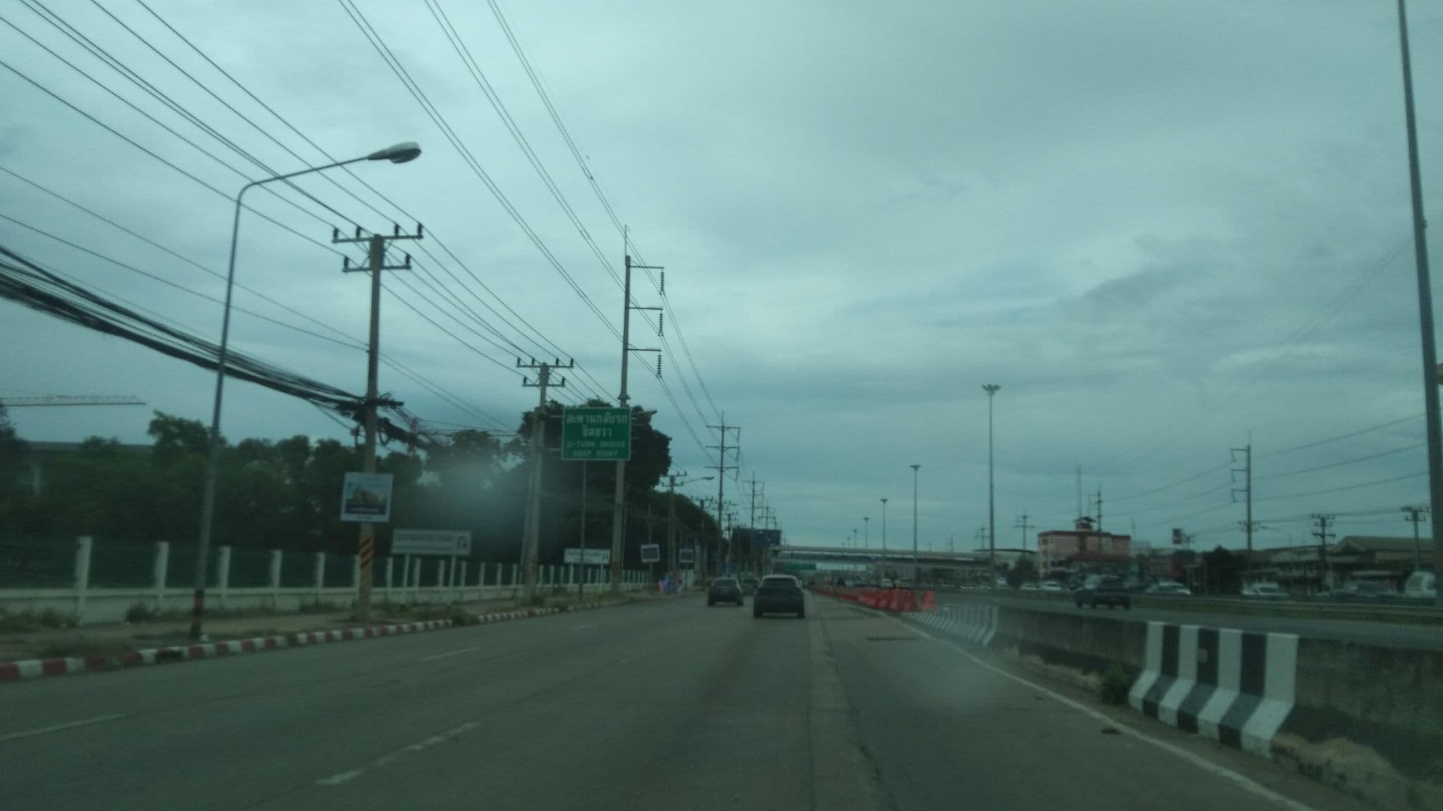 Street view near H.R.H Princess Valaya Building, Khlong Luang — © koki2529 (CC BY-SA · Mapillary)
