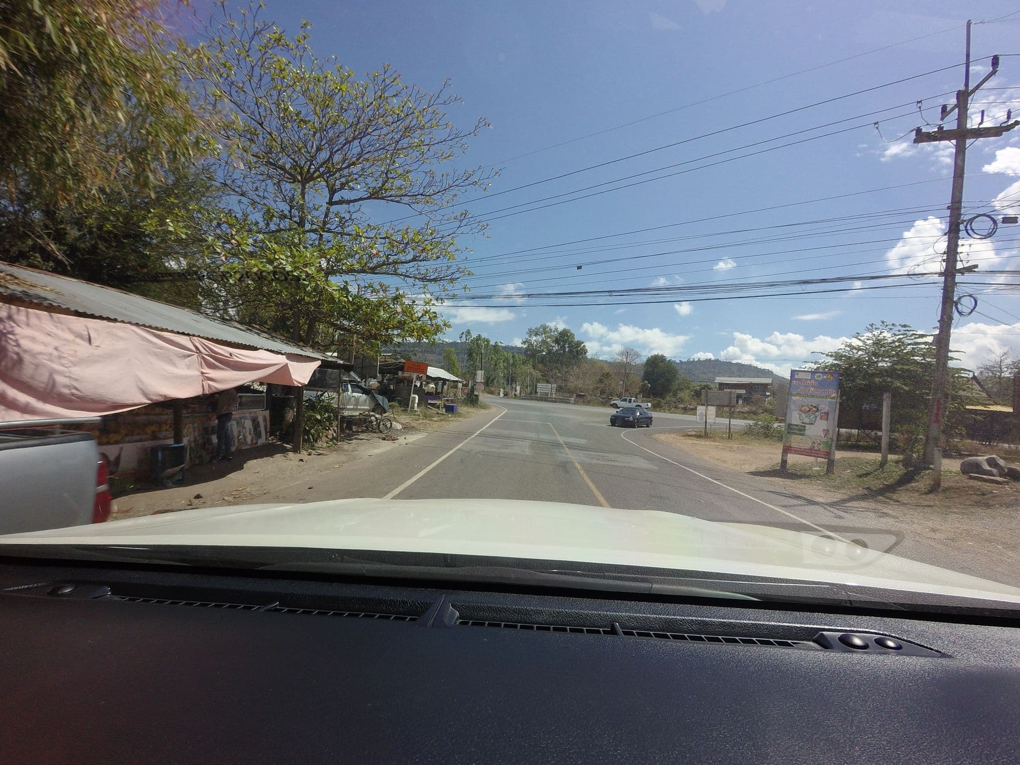 Street view near บ้านอิงลมชมหมอก, Na Di — © mishari (CC BY-SA · Mapillary)