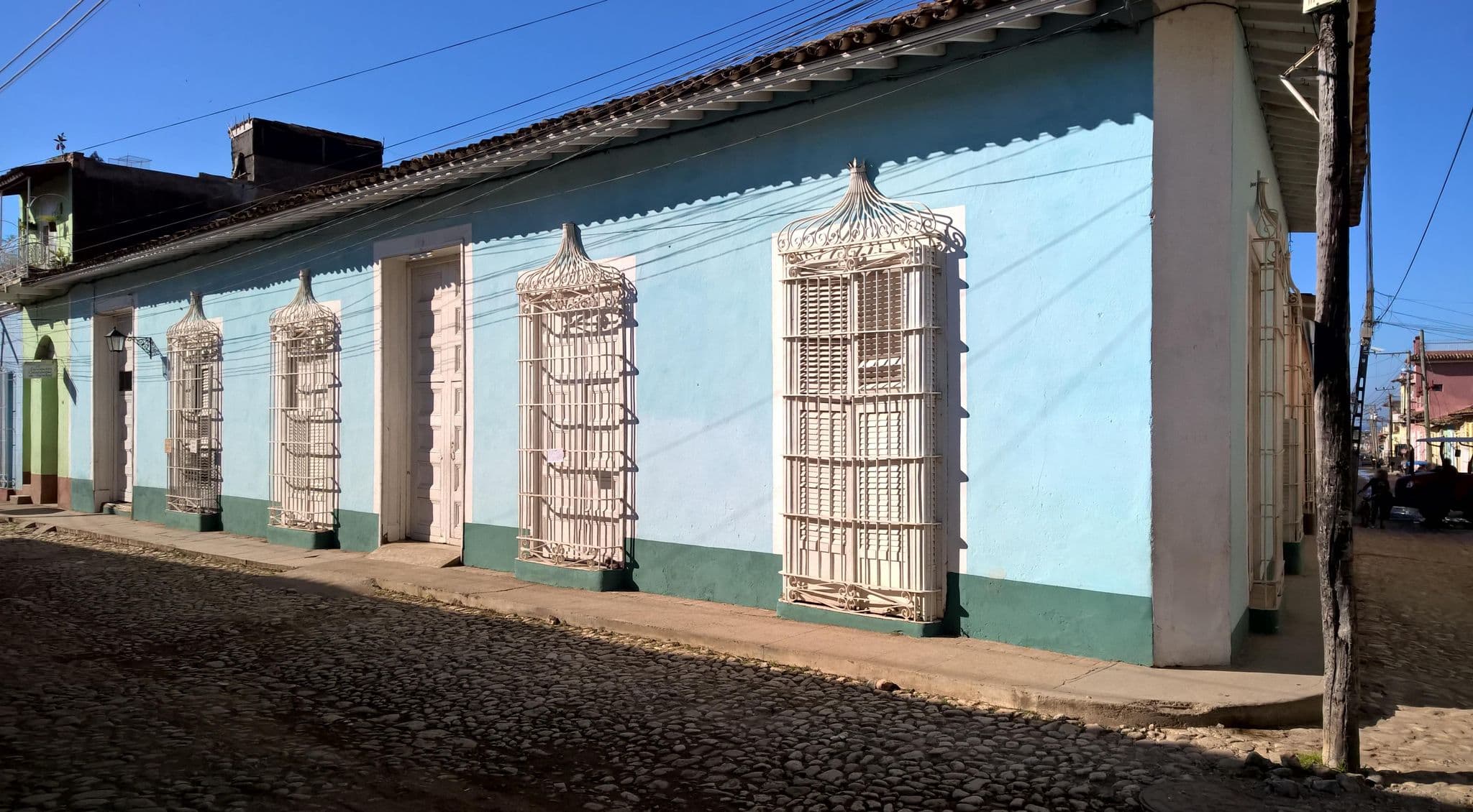Street view near Hostal Nairobi, Trinidad