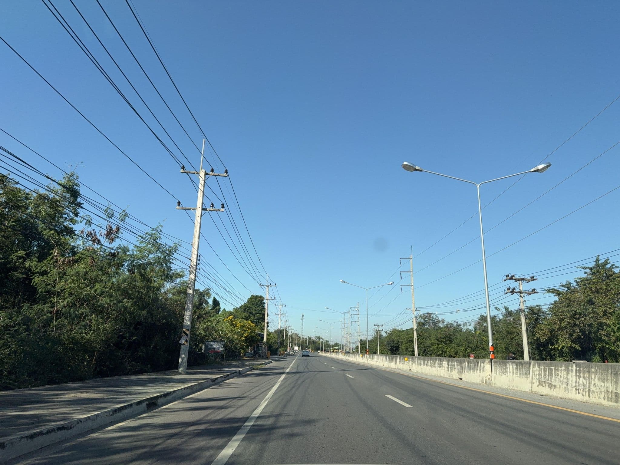 Street view near บ้านนายช่าง อุทัยธานี, Uthai Thani — © kasidetma (CC BY-SA · Mapillary)