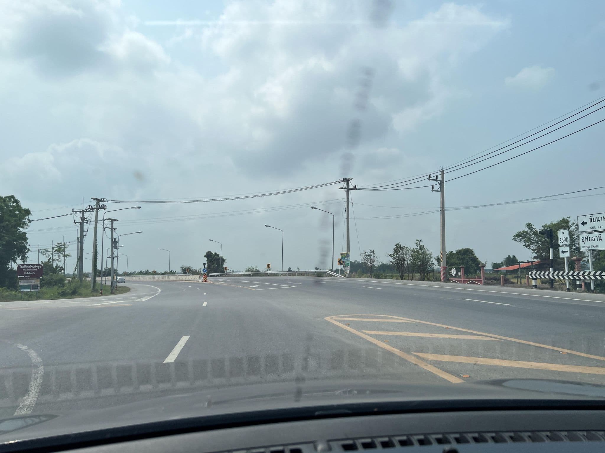 Street view near อู่ข้าวอู่น้ำ โฮมเสตย์, Uthai Thani — © lin_wang (CC BY-SA · Mapillary)