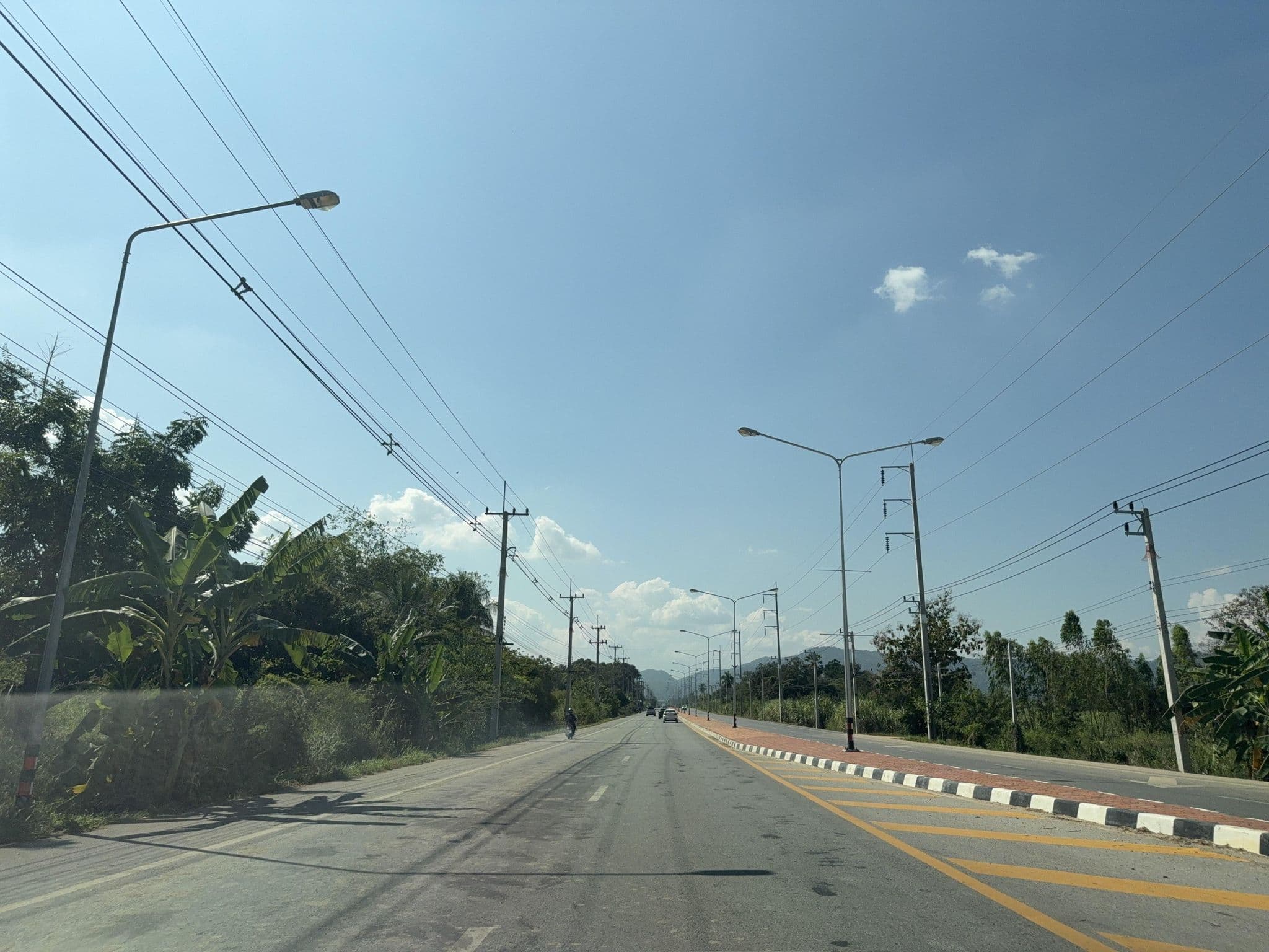 Street view near กันต์กวี รีสอร์ต, Huai Khot — © kasidetma (CC BY-SA · Mapillary)