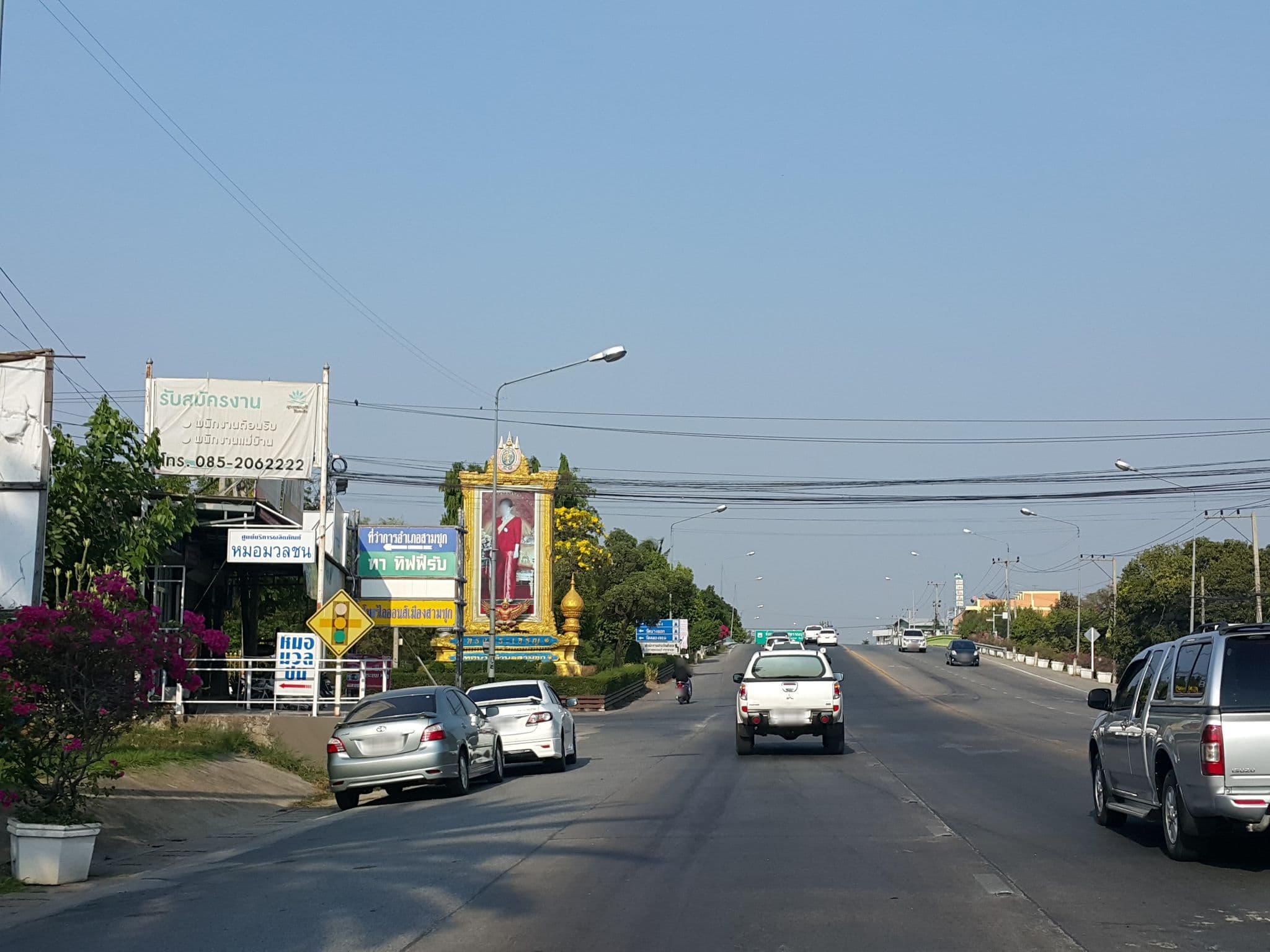 Street view near สุพรรณภูมิรีสอร์ท, Ban Sam Chuk — © jrcarlsen (CC BY-SA · Mapillary)