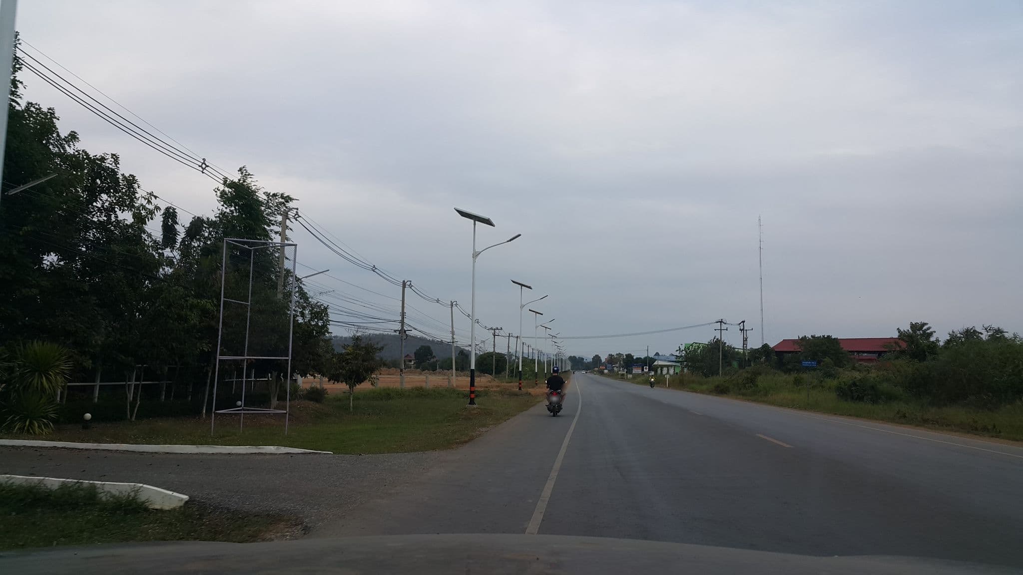 Street view near ต้นฝน รีสอร์ท | ทุ่งเสลี่ยม, Sawankhalok — © jrcarlsen (CC BY-SA · Mapillary)