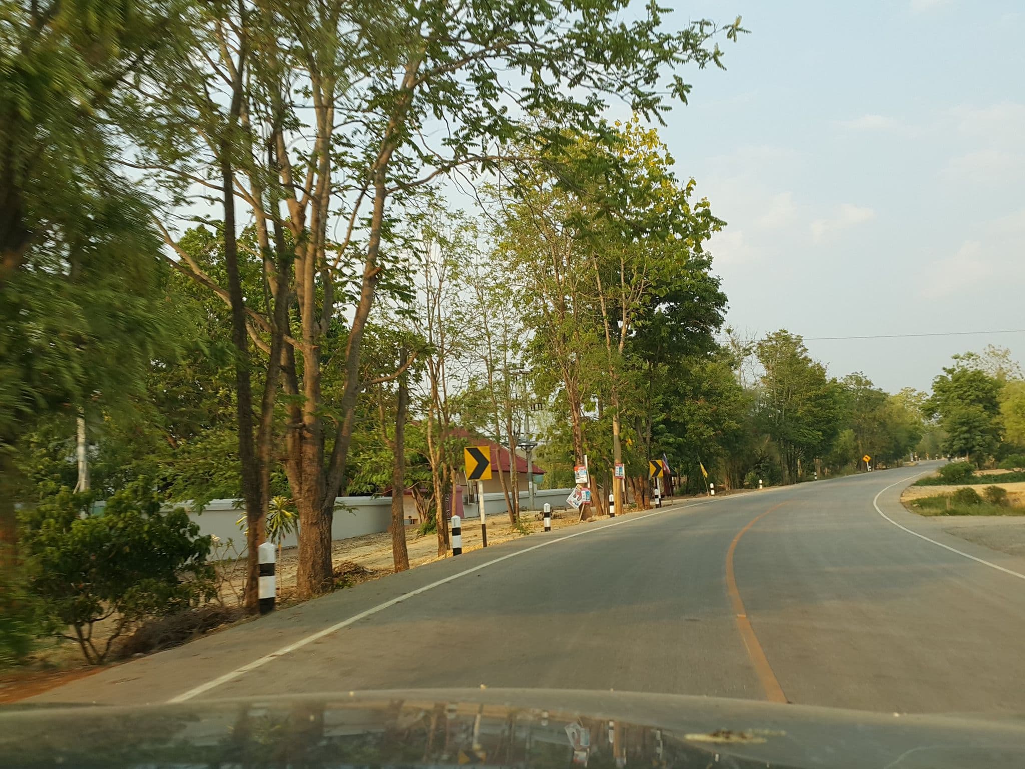 Street view near เมาส์เท่นวิว, Thoen — © jrcarlsen (CC BY-SA · Mapillary)