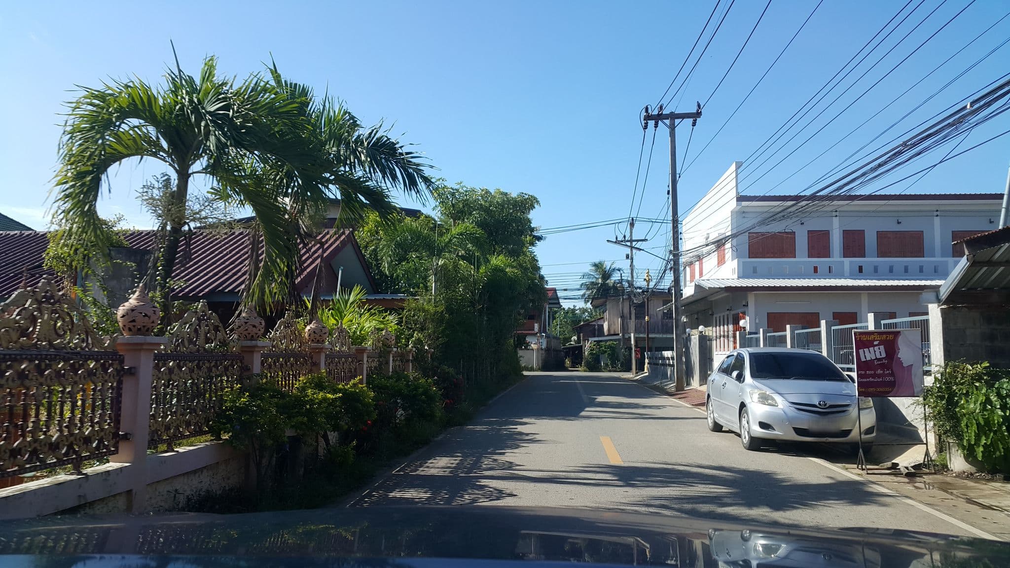 Street view near พันจันทร์เพลส, Sawankhalok — © jrcarlsen (CC BY-SA · Mapillary)