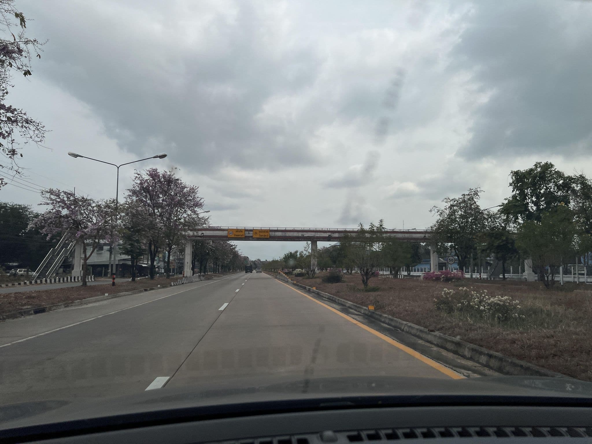 Street view near White House Hotel, Tak — © lin_wang (CC BY-SA · Mapillary)