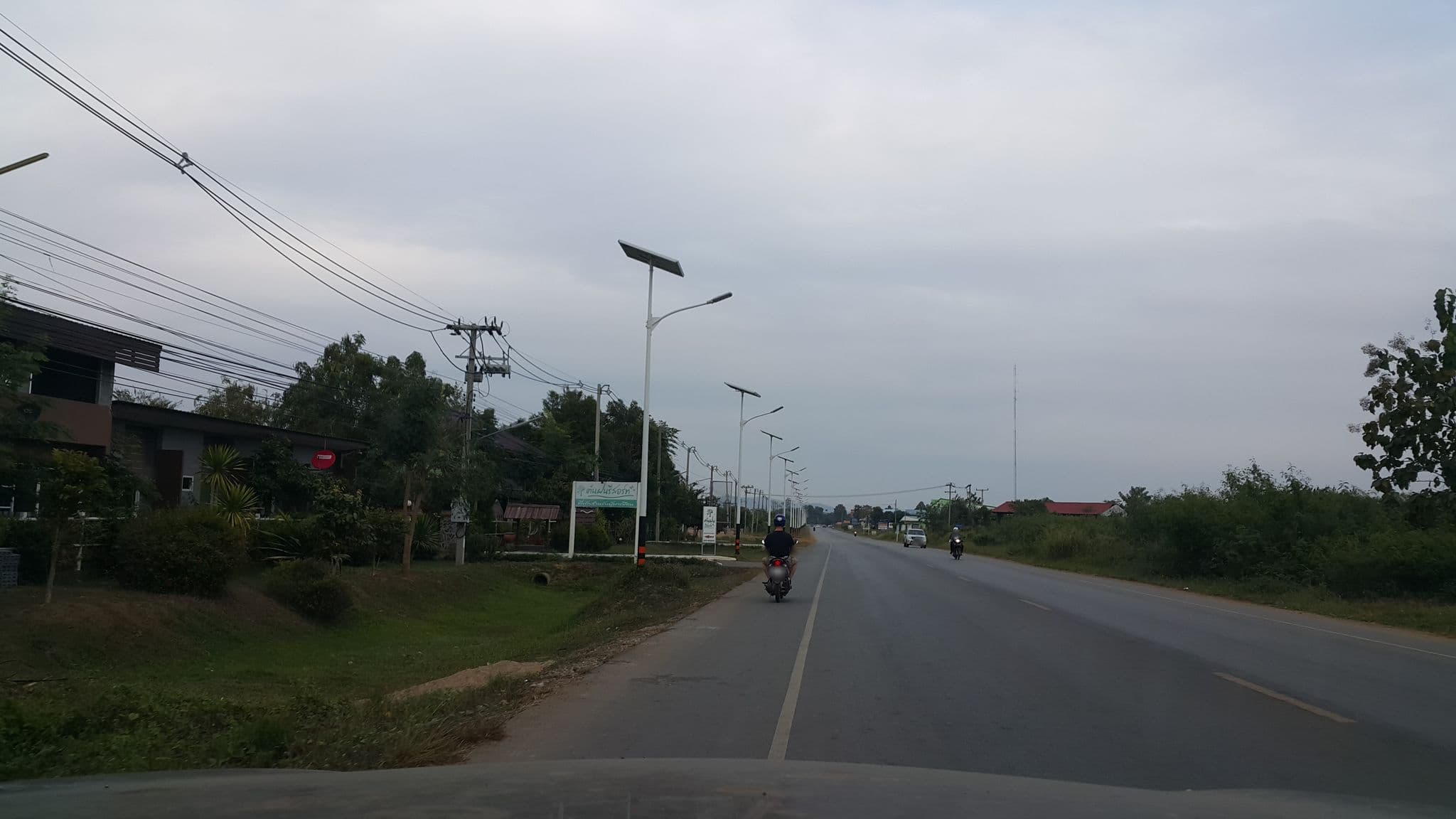 Street view near ต้นฝนรีสอร์ท, Sawankhalok — © jrcarlsen (CC BY-SA · Mapillary)