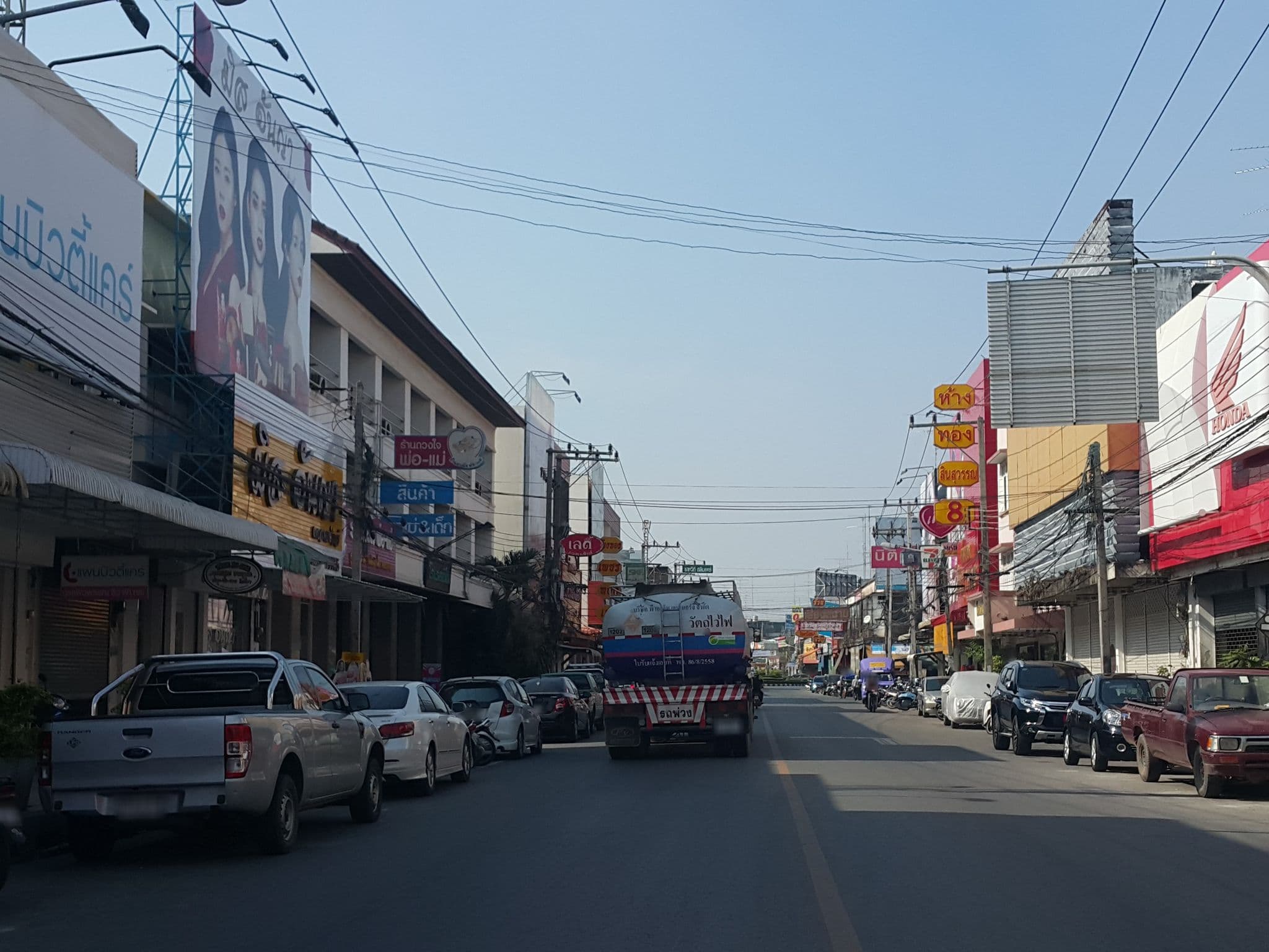 Street view near โรงแรมเอเชีย, Phitsanulok — © jrcarlsen (CC BY-SA · Mapillary)