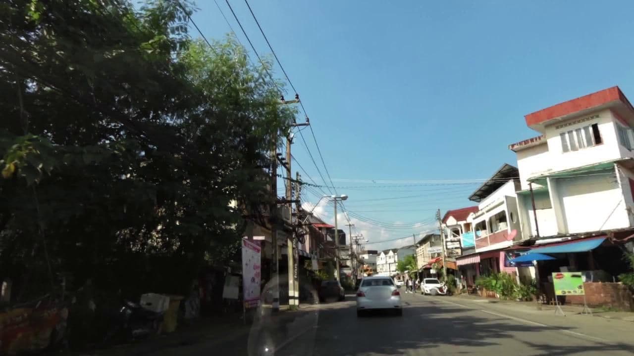 Street view near โรงแรม บุษราคัม, Phrae — © toffy (CC BY-SA · Mapillary)