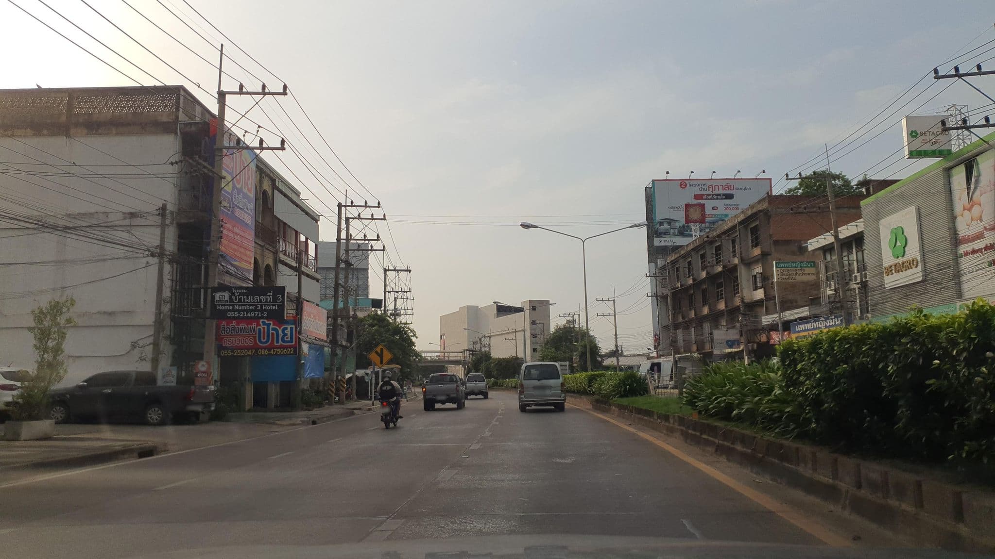 Street view near บ้านเลขที่ 3, Phitsanulok — © jrcarlsen (CC BY-SA · Mapillary)