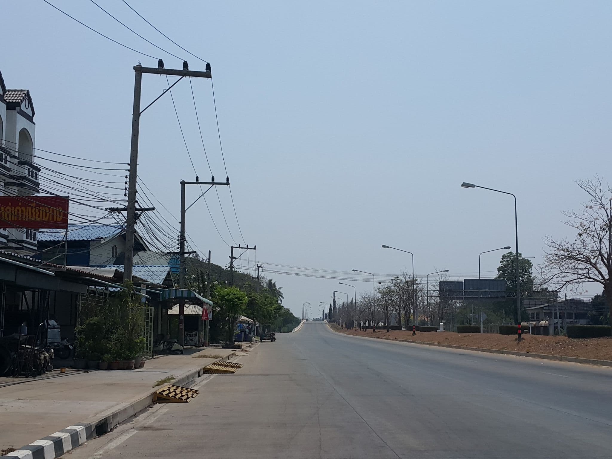 Street view near โรงแรมเลอกร๊อง รีสอรท, Phitsanulok — © jrcarlsen (CC BY-SA · Mapillary)
