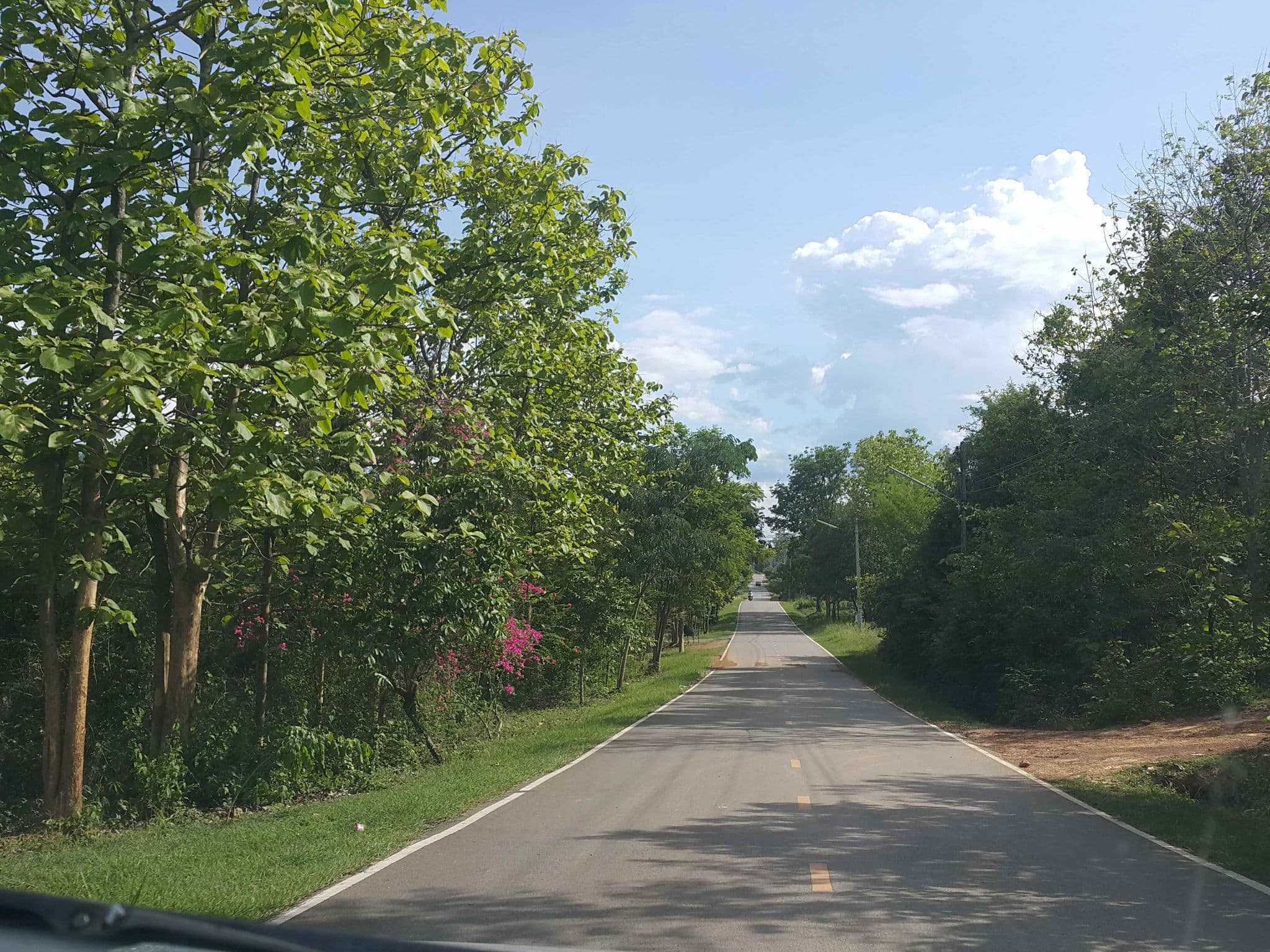 Street view near Ayla Chalet, Phrae — © jrcarlsen (CC BY-SA · Mapillary)