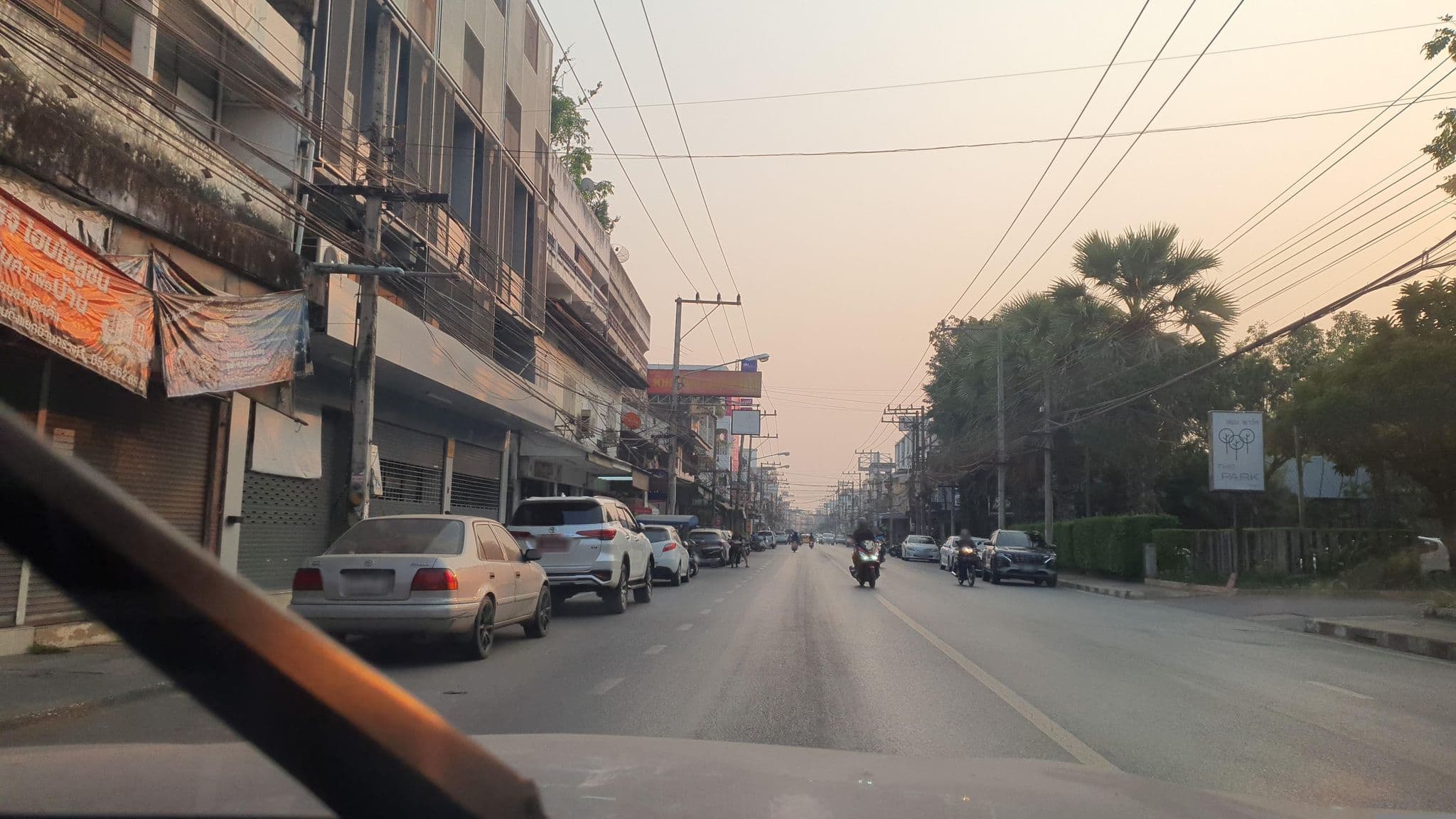 Street view near ThePark Hotel Phitsanulok (เดอะพาร์คโฮเทล พิษณุโลก), Phitsanulok — © jrcarlsen (CC BY-SA · Mapillary)