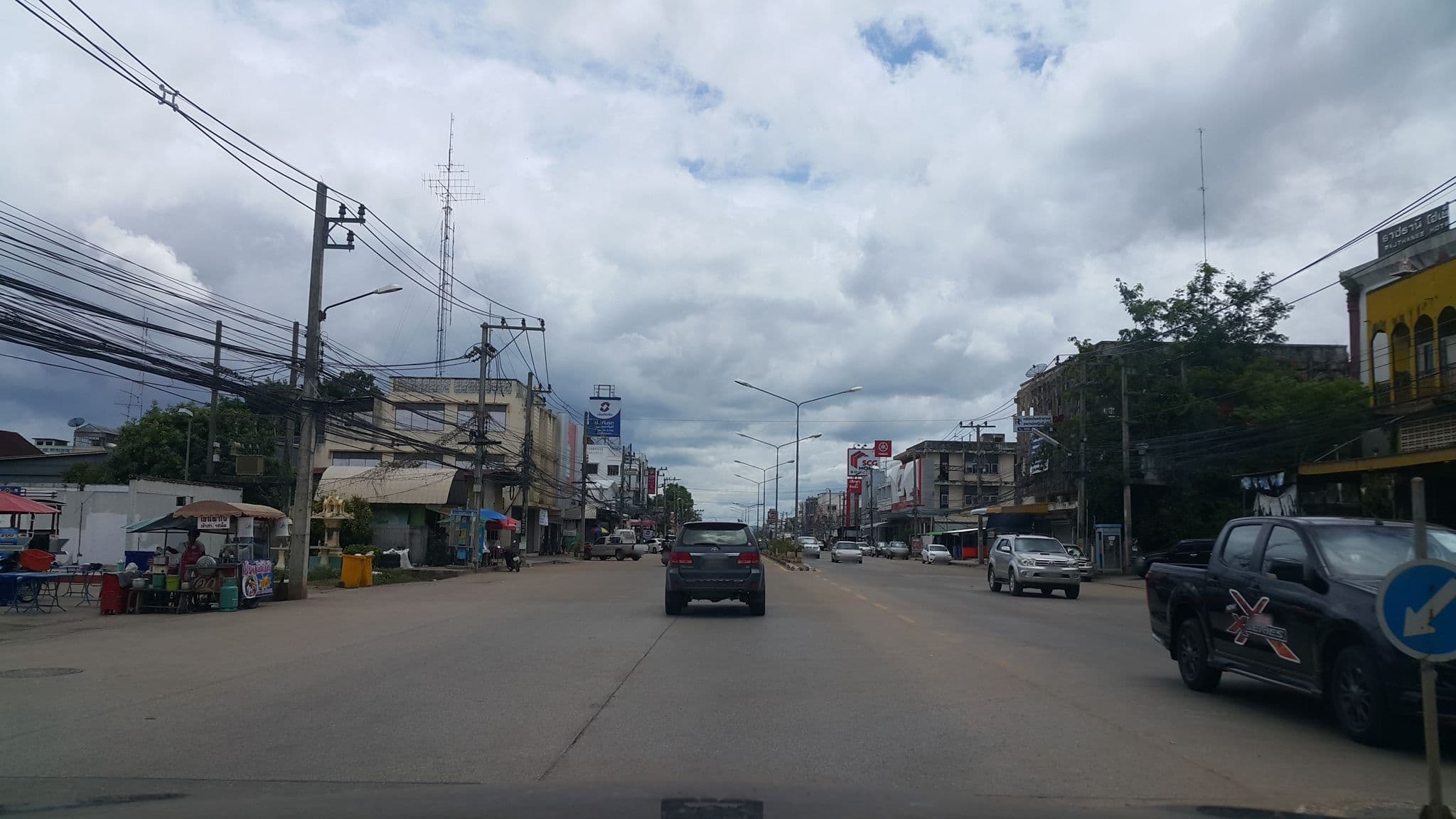 Street view near บ้านทิตย์, Sukhothai — © jrcarlsen (CC BY-SA · Mapillary)