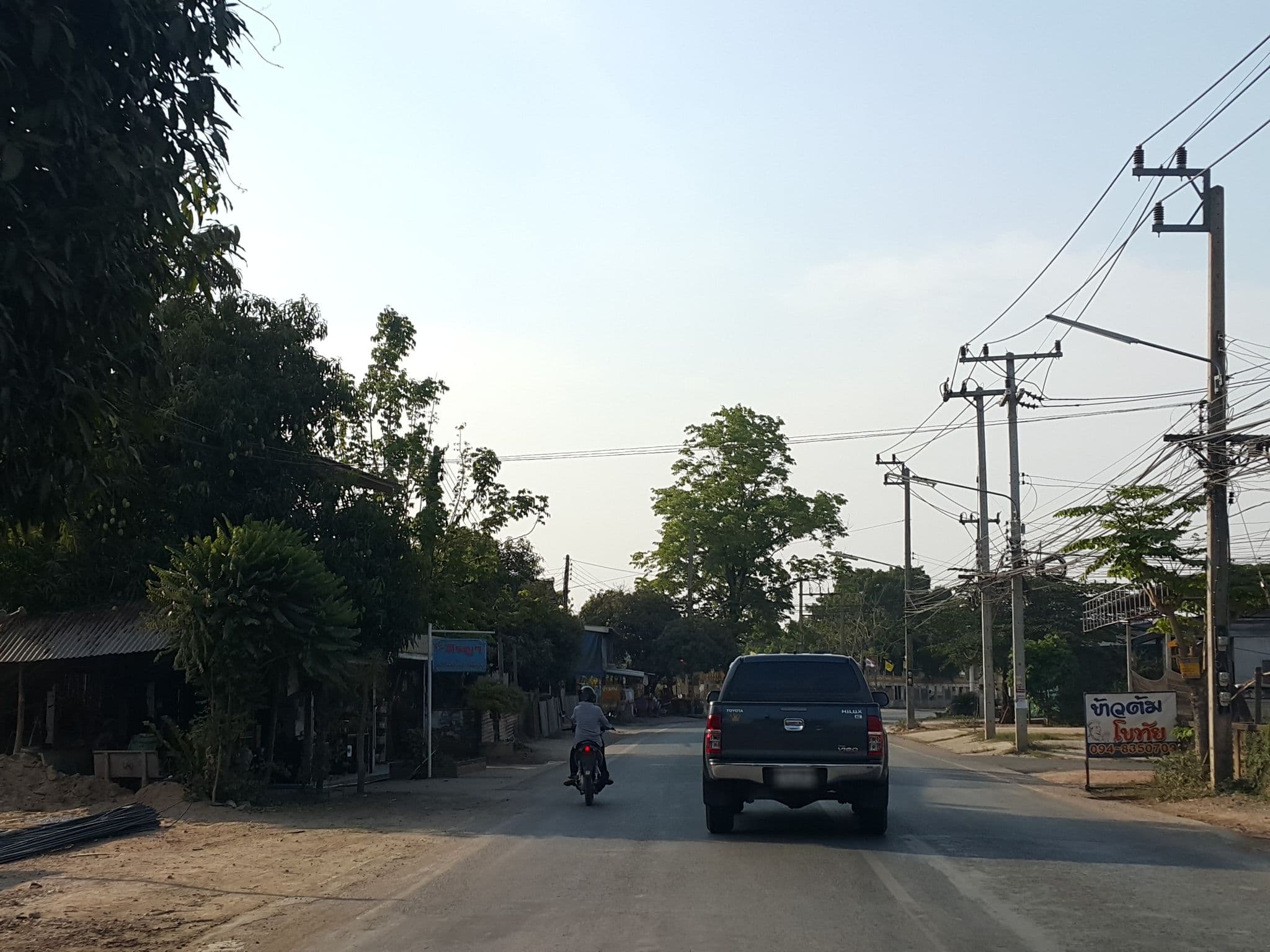 Street view near ริเวอร์ไซด์ รีสอร์ท, Phitsanulok — © jrcarlsen (CC BY-SA · Mapillary)